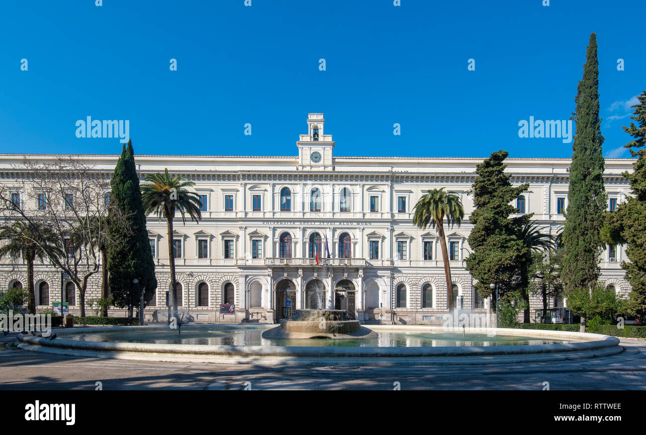 Università Degli Studi Di Bari Aldo Moro Sede Brindisi Universidad Bari Puglia Italia Fotos e Imágenes de stock - Alamy