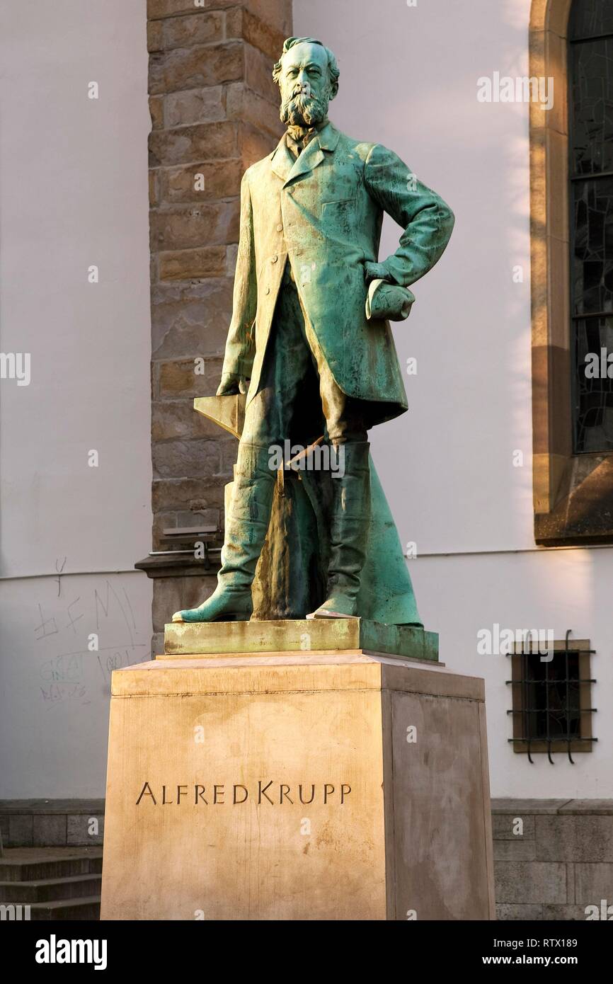 Alfred Krupp monumento en el centro de la ciudad, Essen, área de Ruhr, Renania del Norte-Westfalia, Alemania Foto de stock