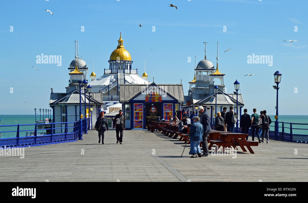 Eastbourne Pier, el Paseo Marítimo de Eastbourne, East Sussex, Reino Unido Foto de stock