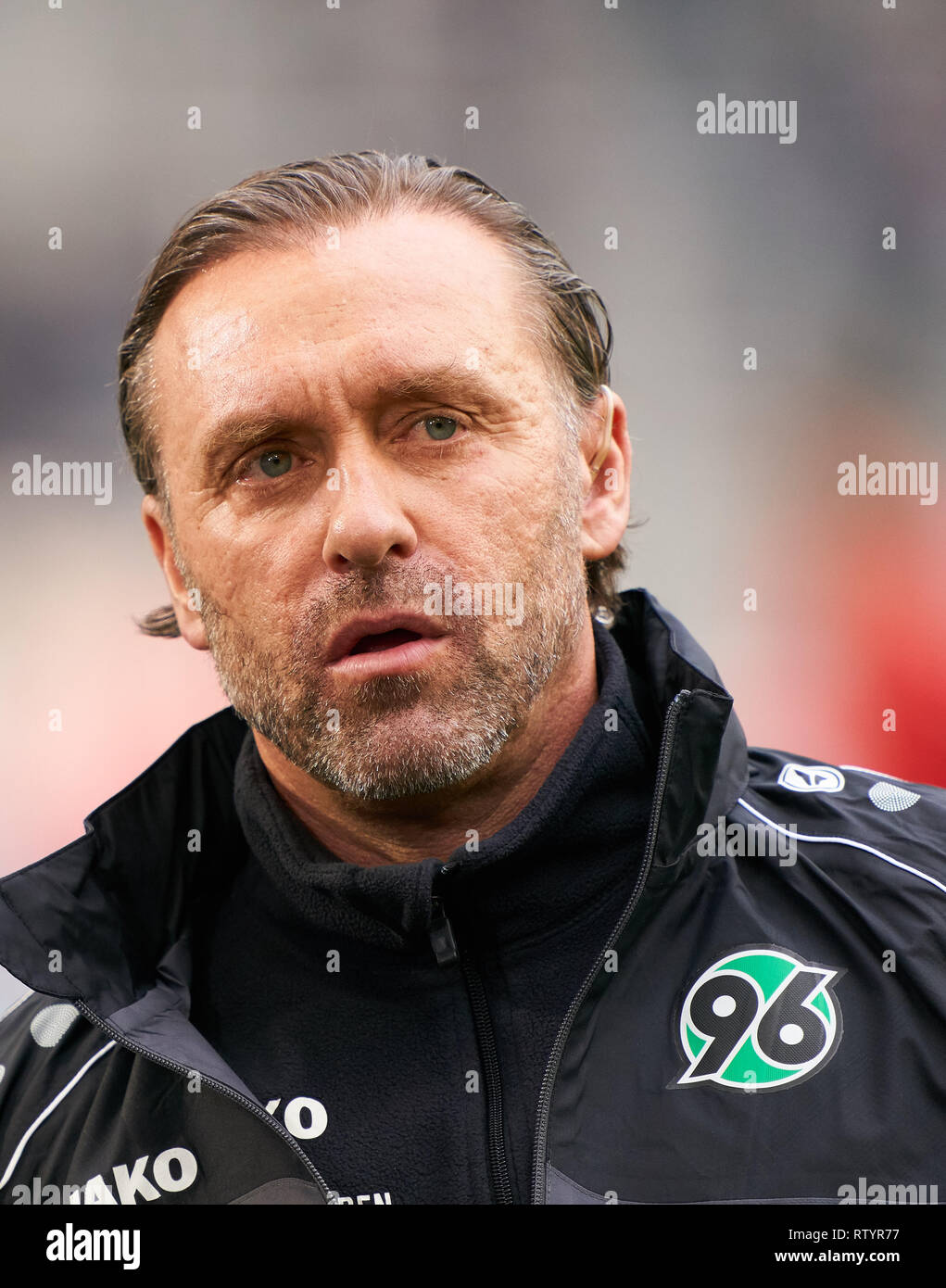 Stuttgart, Alemania . 03Rd Mar, 2019. Thomas DOLL, H96 headcoach, entrenador, jefe de equipo de medio tamaño, retrato, VFB Stuttgart - Hannover 96 - DFL reglamentos prohíben cualquier uso de las fotografías como secuencias de imágenes y/o cuasi-VIDEO - DFL 1.Liga de fútbol alemana , Stuttgart, 3 de marzo de 2019, la temporada 2018/2019, jornada 24, H96 Crédito: Peter Schatz/Alamy Live News Foto de stock