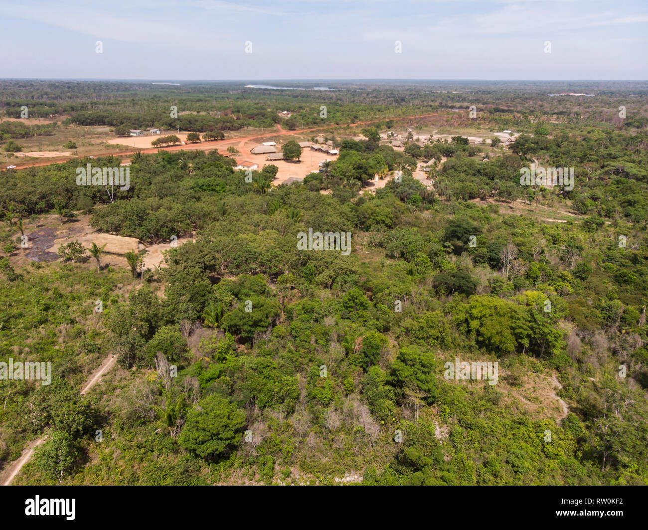 El estado de Mato Grosso, Brasil. Vista aérea de Piaraçu Kayapo Village. Foto de stock
