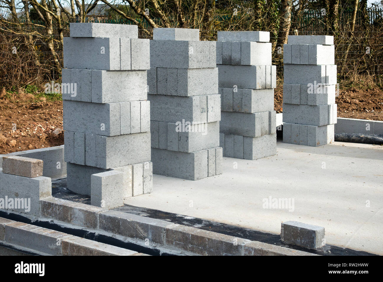 Bases y fundamentos para el nuevo auto construir Casa Hogar Foto de stock