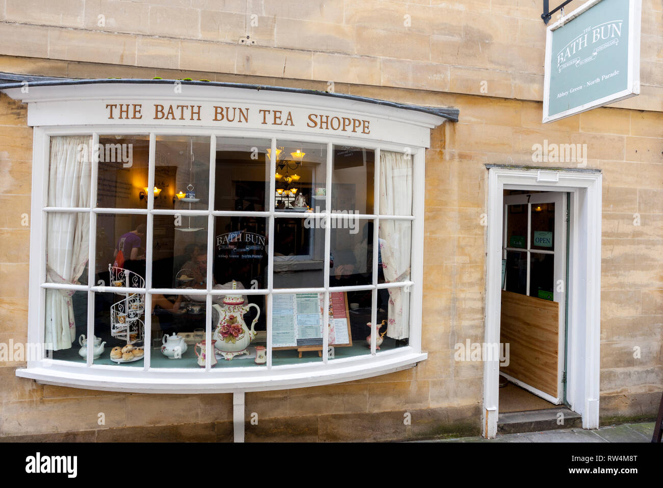 El baño Bun té Shoppe en North Parade, Bath, N.E. Somerset, Inglaterra, Reino Unido. Foto de stock