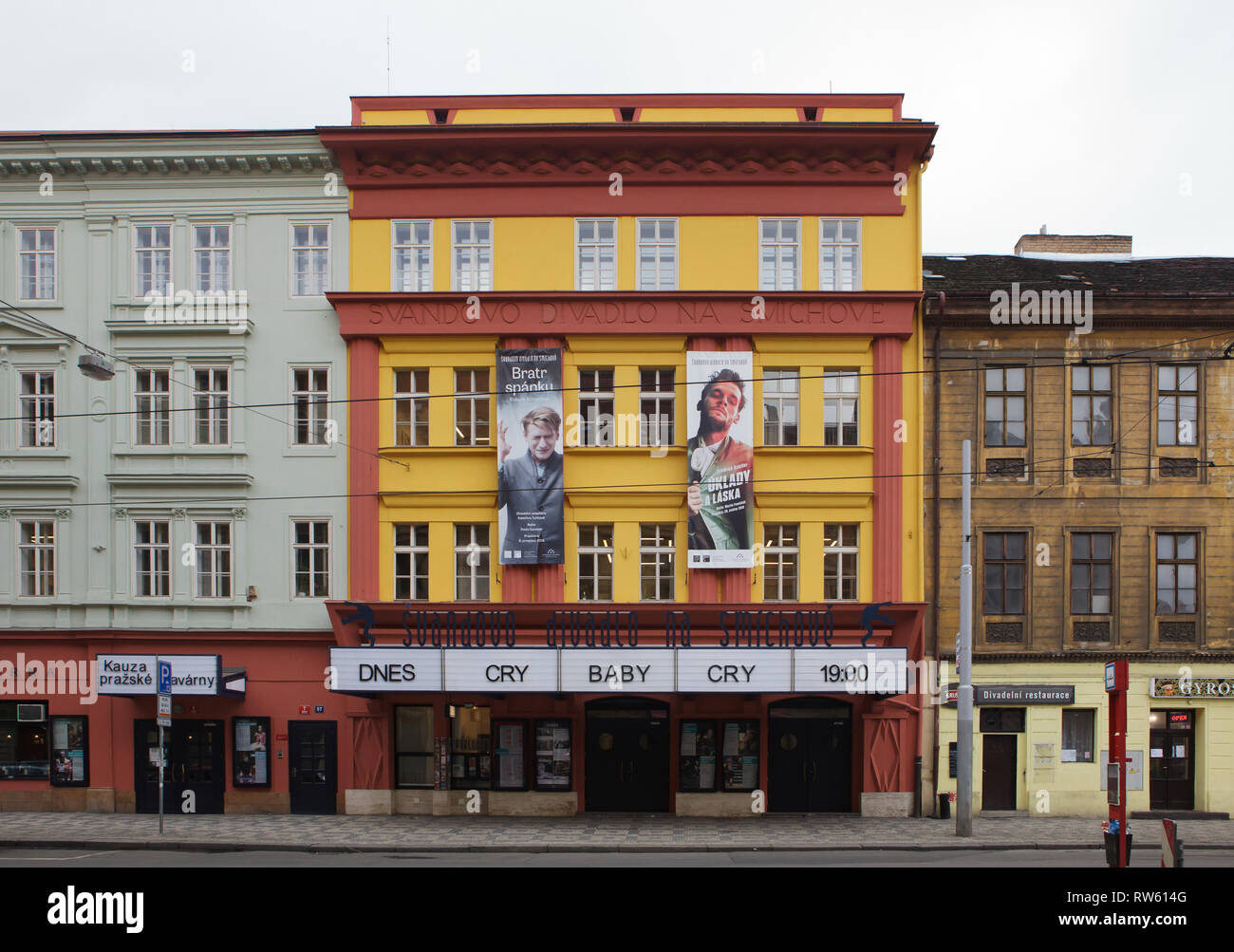 Švanda Švandovo divadlo (Teatro) en el distrito de Smíchov en Praga, República Checa. Foto de stock