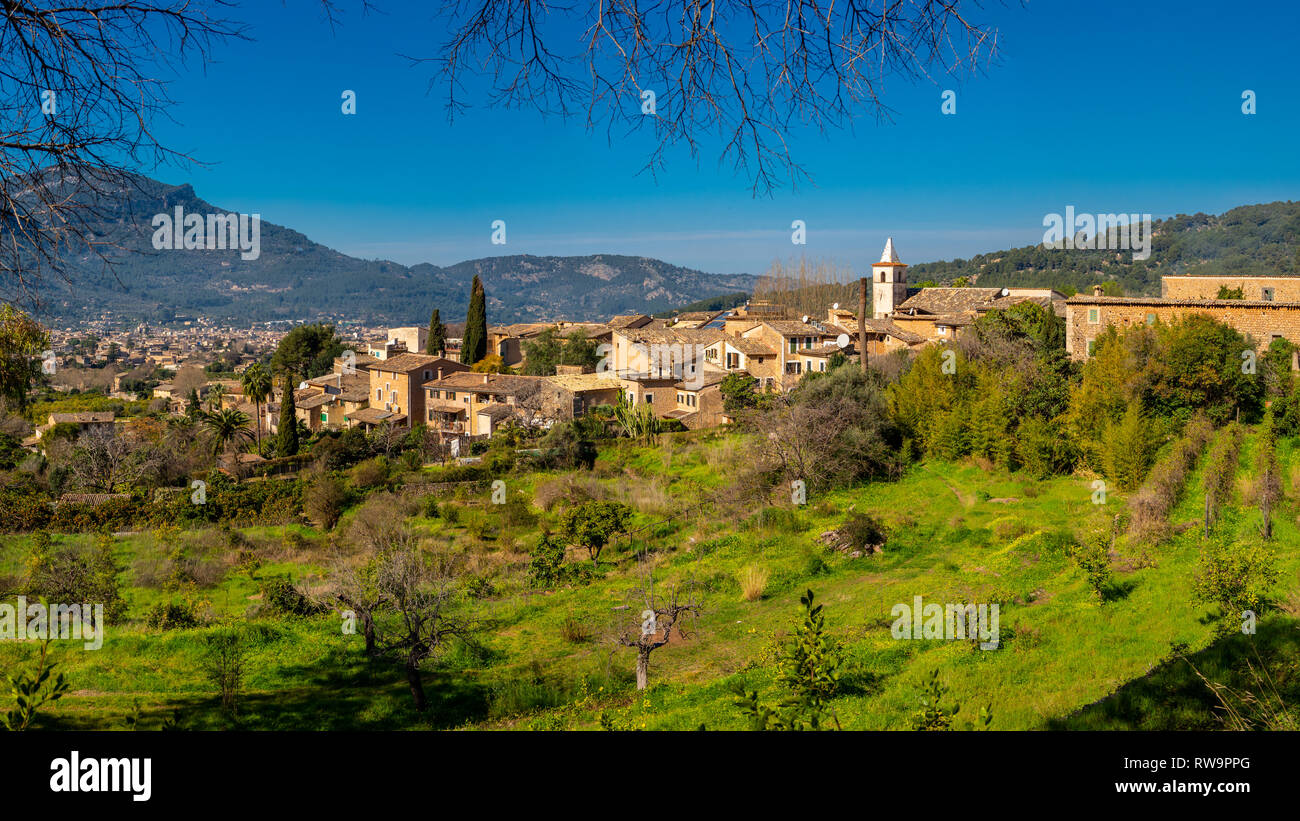 Biniarraitx, bucólicas y pequeña aldea ubicada en la Serra de Tramuntana, Mallorca, Baleares, España Foto de stock
