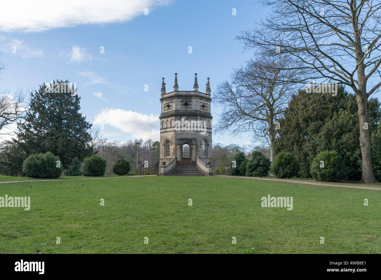 Torre octogonal en Studley Royal, Fountains Abbey, North Yorkshire Foto de stock