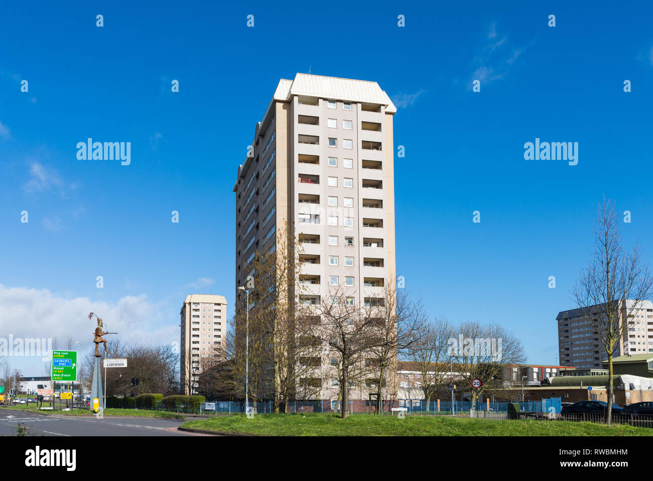 Bloques de pisos de gran altura en Middleway Ladywood en el interior del distrito de la ciudad de Birmingham Ladywood Foto de stock