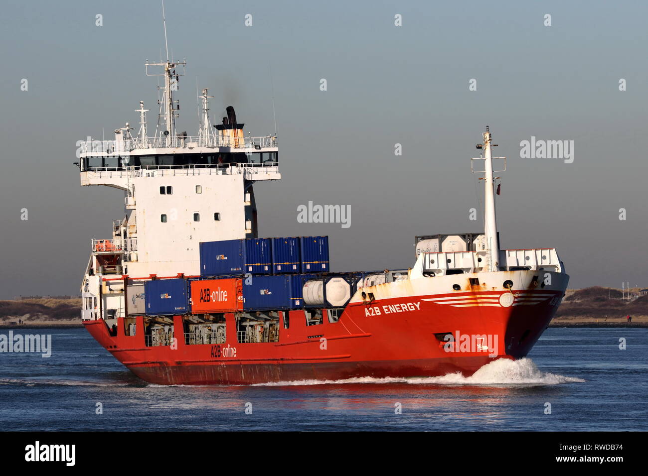 Small cargo ship fotografías e imágenes de alta resolución Alamy