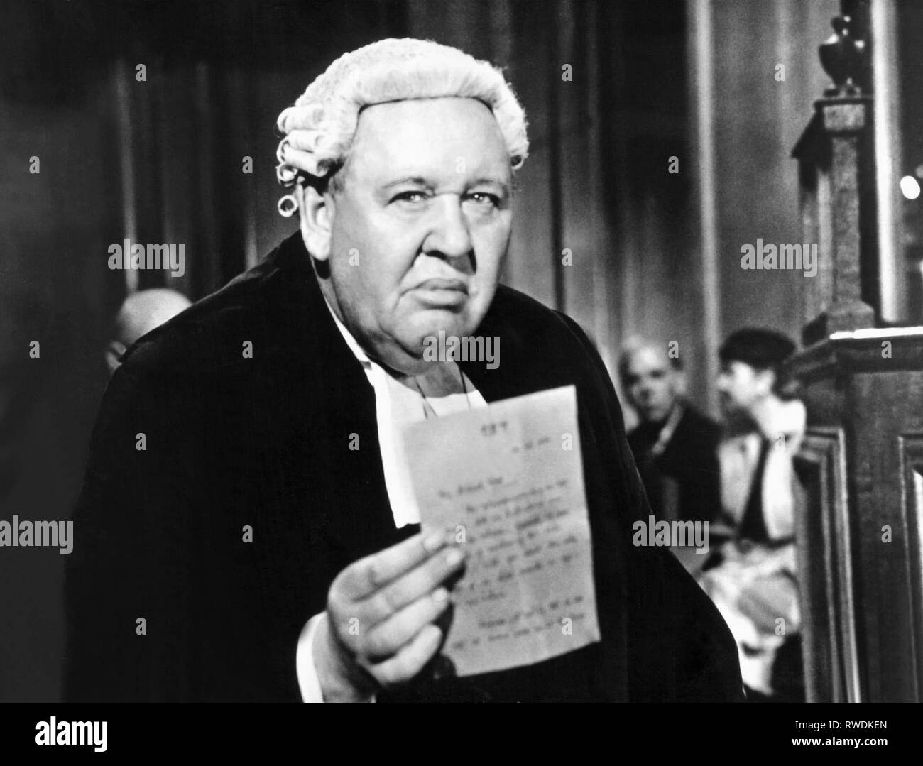 CHARLES LAUGHTON, testigo de la acusación, 1957 Foto de stock