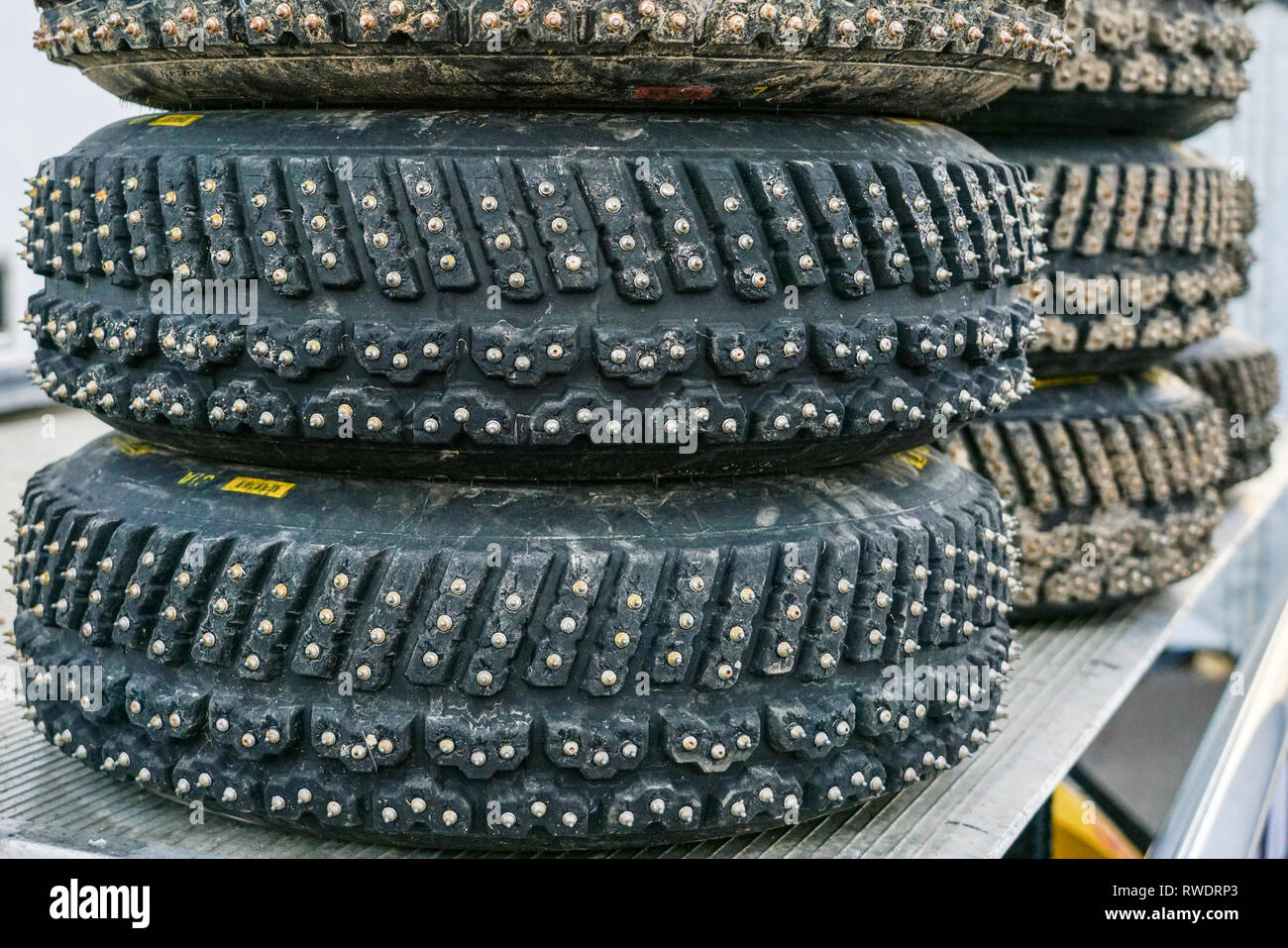 Neumáticos para nieve fotografías e de resolución - Alamy