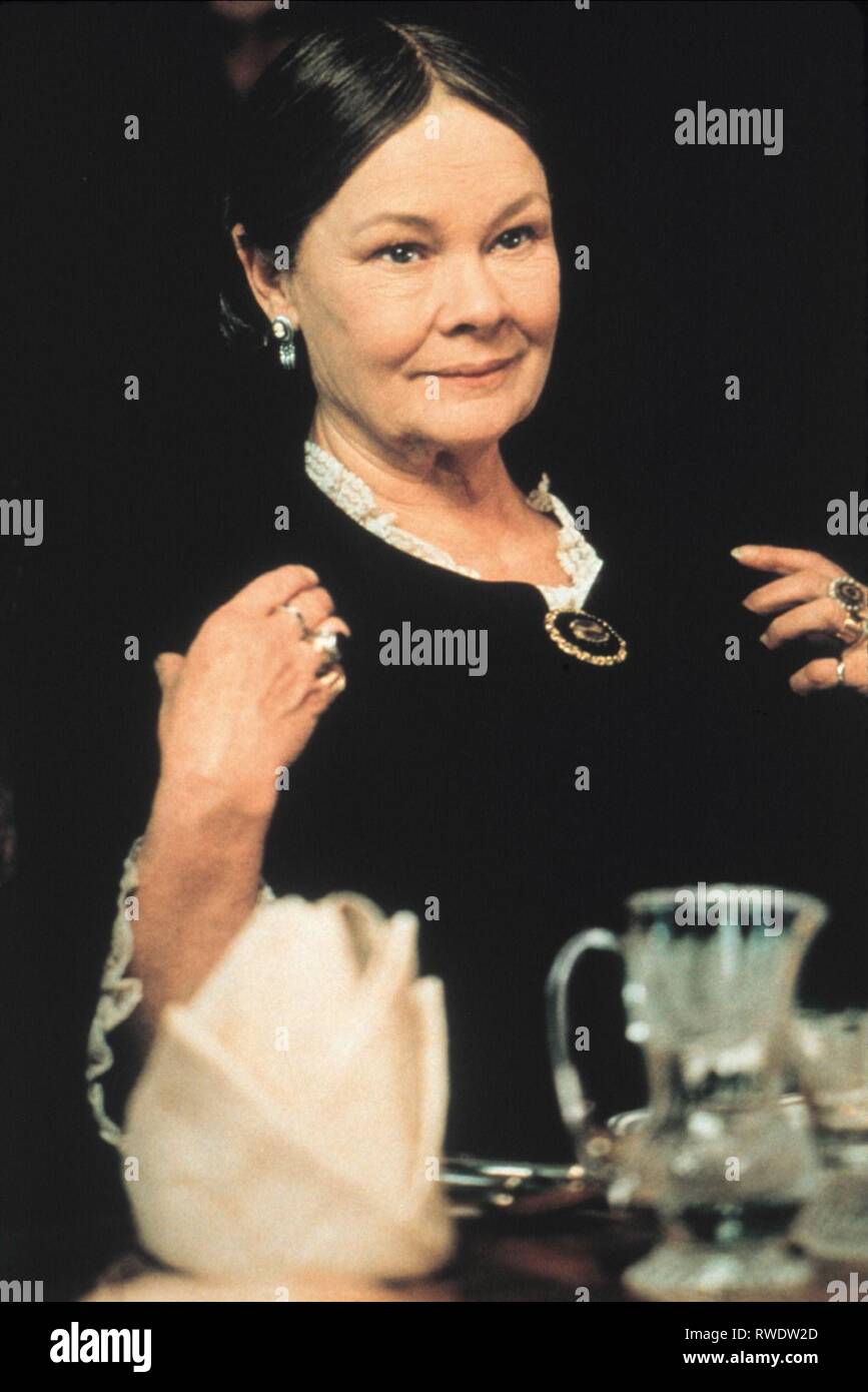 JUDI DENCH, señora. BROWN, 1997 Foto de stock