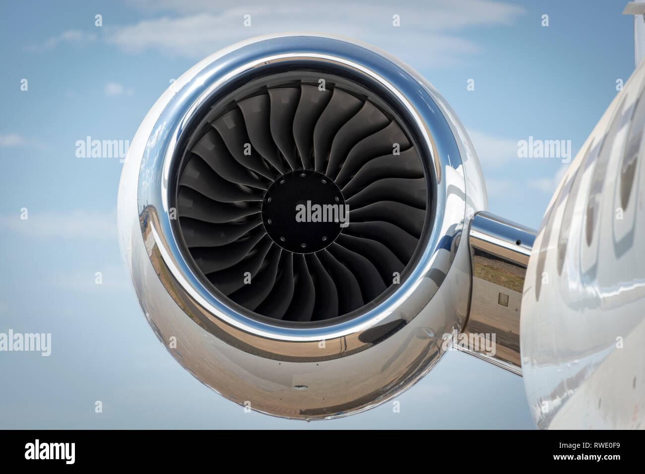 Motor de turbina de chorro de un avión jet de lujo personales Foto de stock
