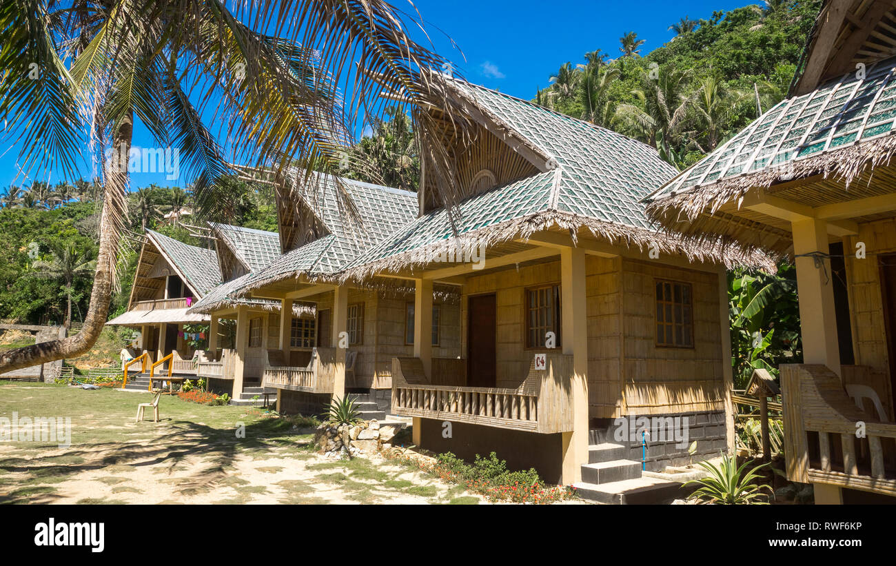 Cabaña en la playa Bungalows en Puraran - Catanduanes, Filipinas Foto de stock