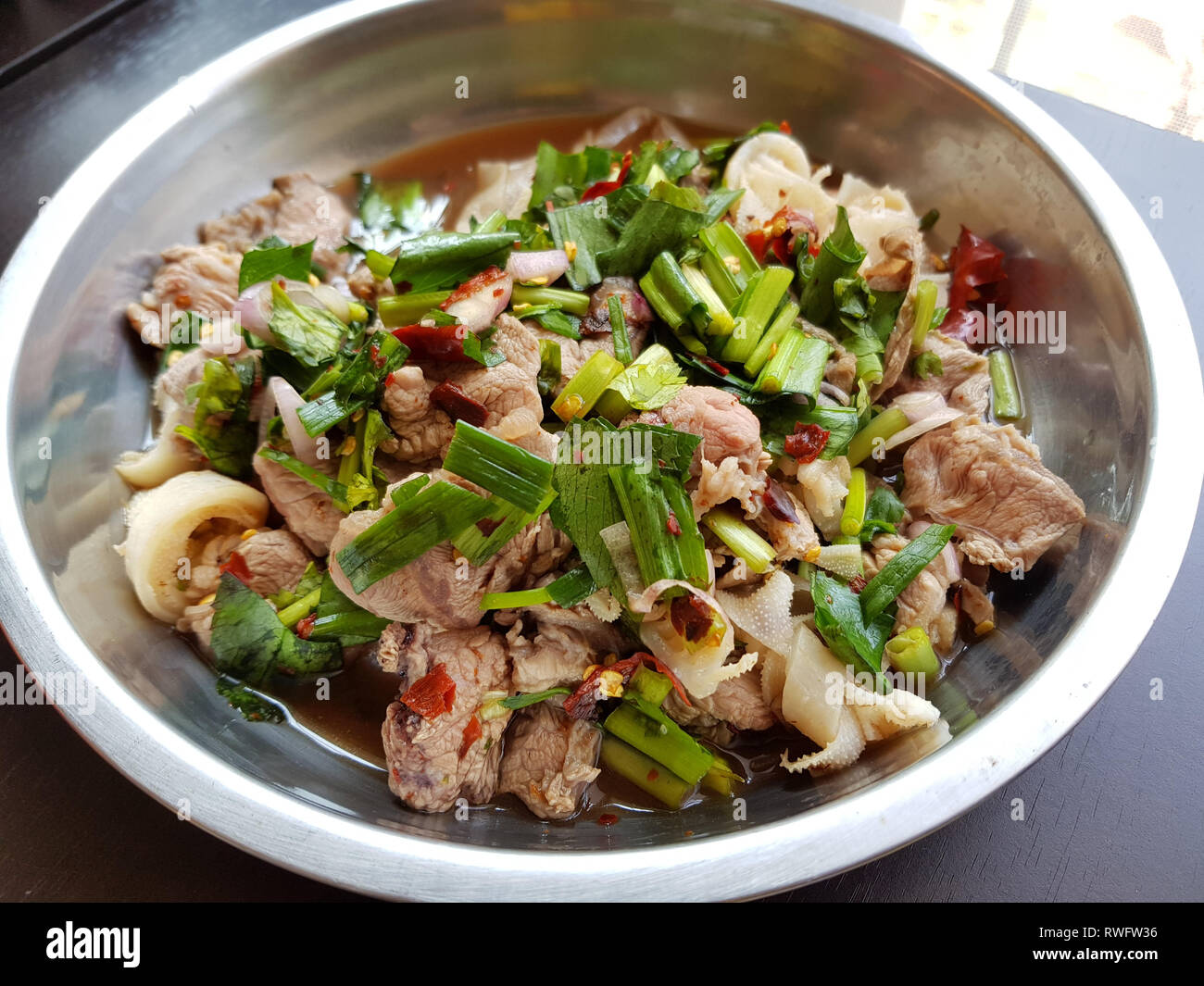 Picante Ensalada de carne picada de vacuno Hao Dong o Laab, famosa