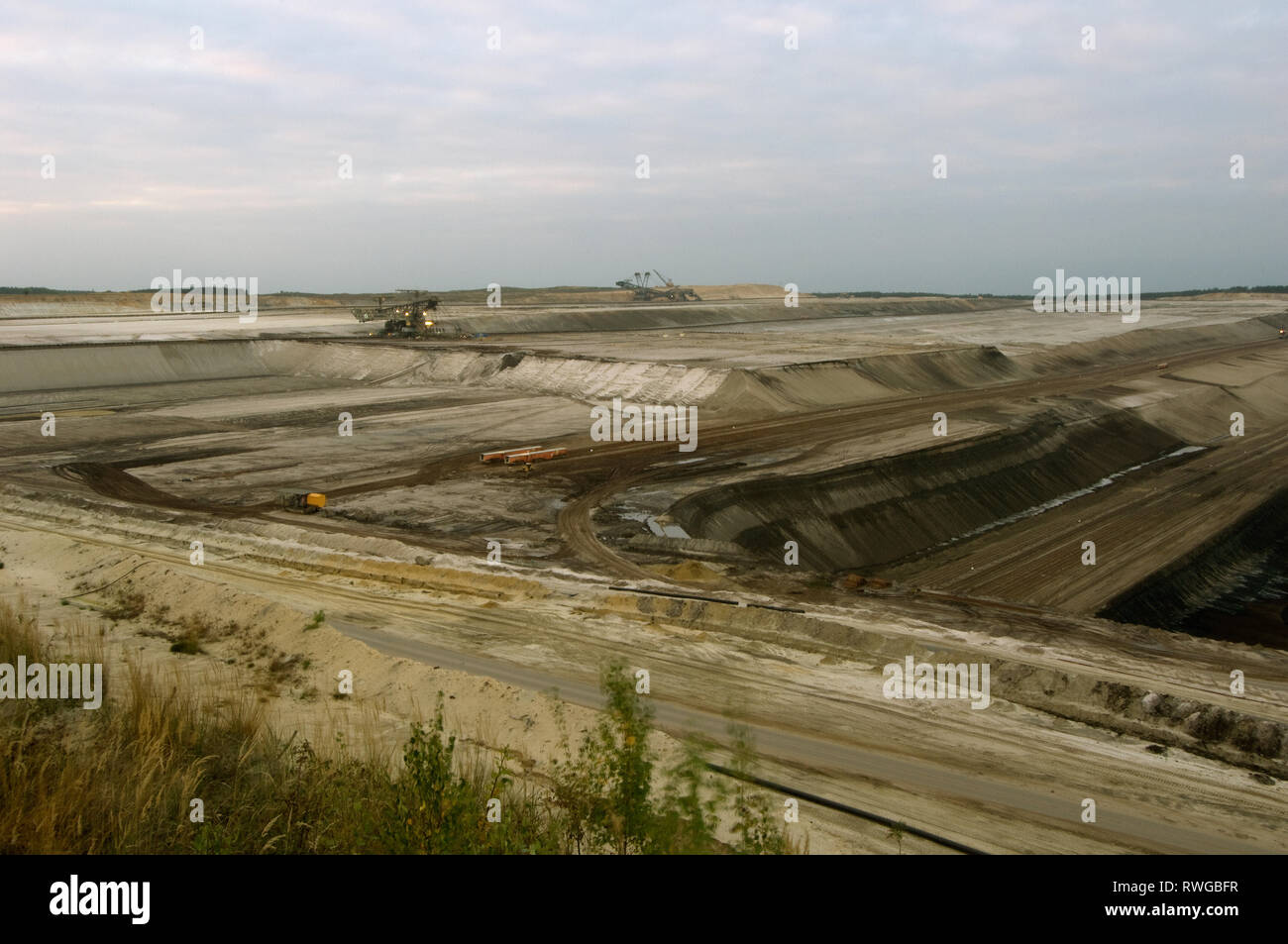 Mina a cielo abierto en el sur Welzow, minería de lignito. De Brandenburg, Alemania Foto de stock