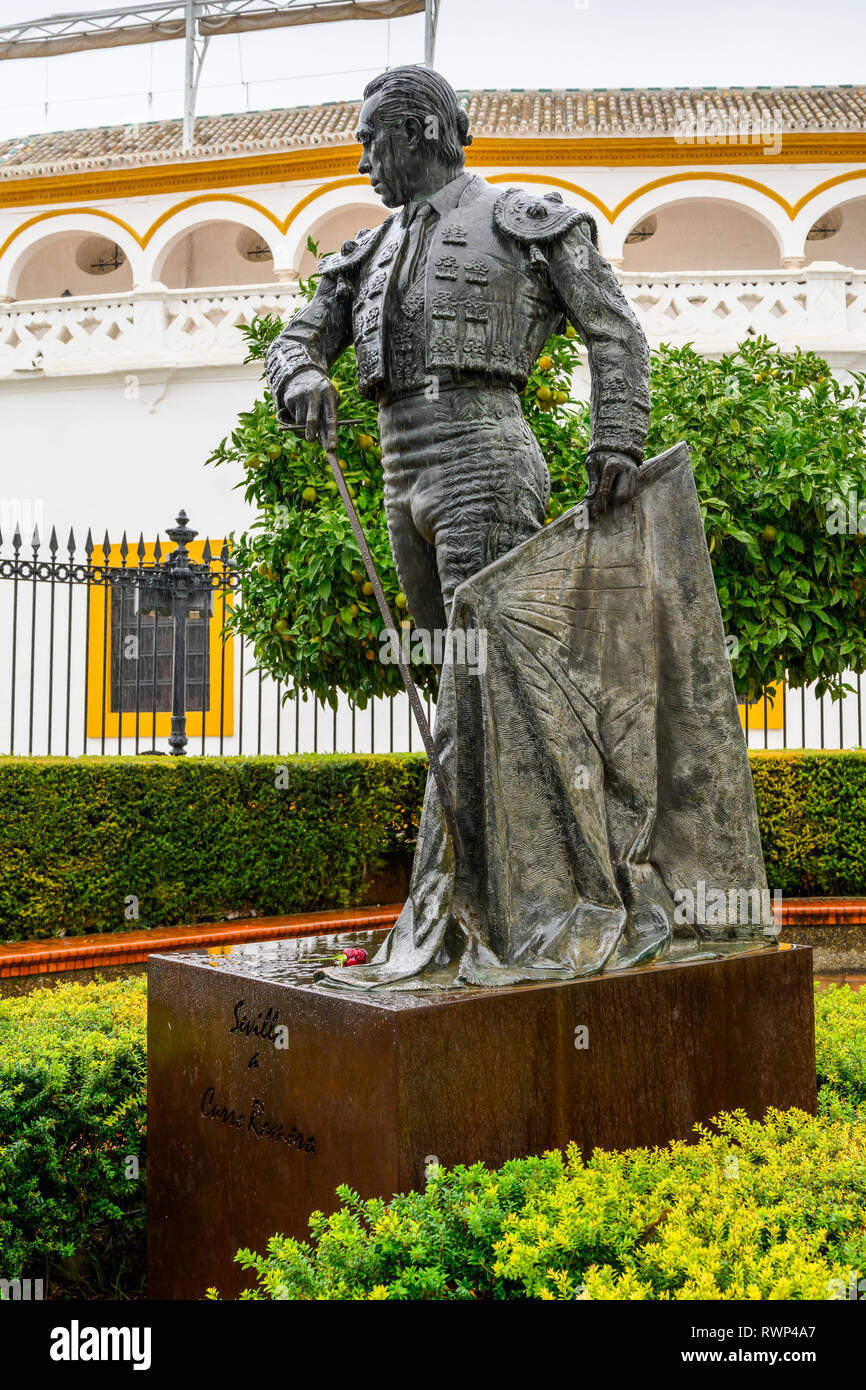 Estatua del matador; Sevilla, España Foto de stock