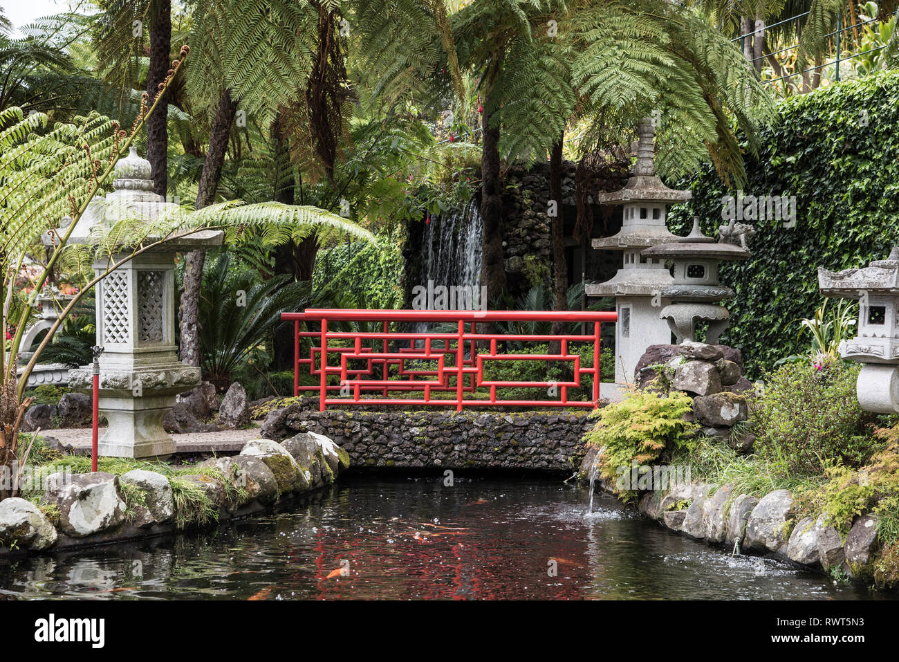 Un jardín chino en los Jardines Orientales situado en Madeira Portugal  Europa Fotografía de stock - Alamy