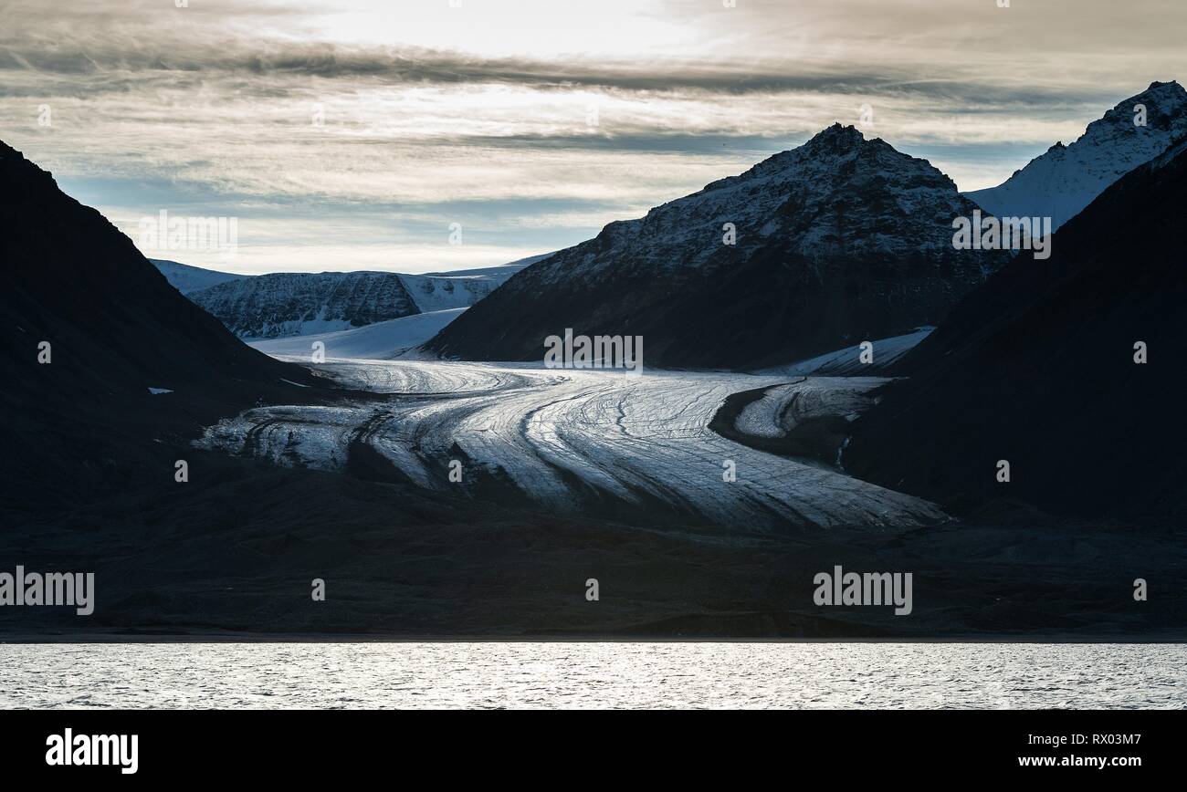 Lengua glaciar, Kongsfjorden, Spitsbergen, archipiélago Svalbard, Noruega Foto de stock