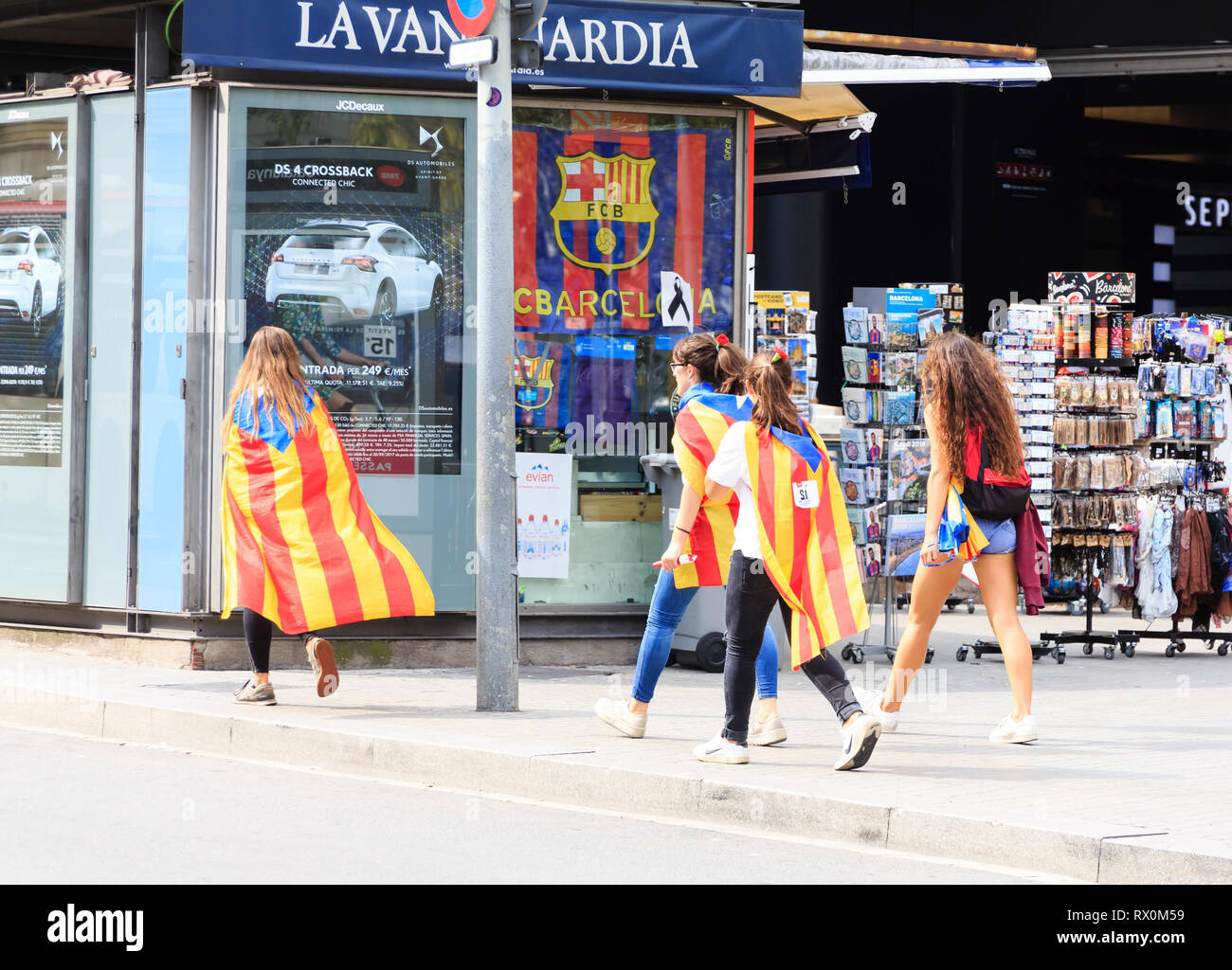 BARCELONA, España - 12 de febrero de 2019: una docena de dirigentes de Cataluña el fracasado intento de independencia de 2017 han ido a juicio en Madrid, enfrentando cargos includ Foto de stock