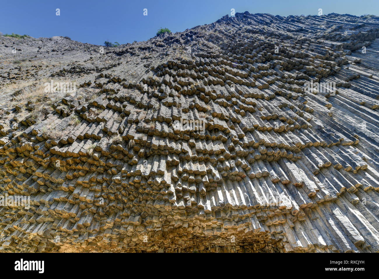 Maravilla geológica única sinfonía de las piedras cerca de Garni, Armenia Foto de stock