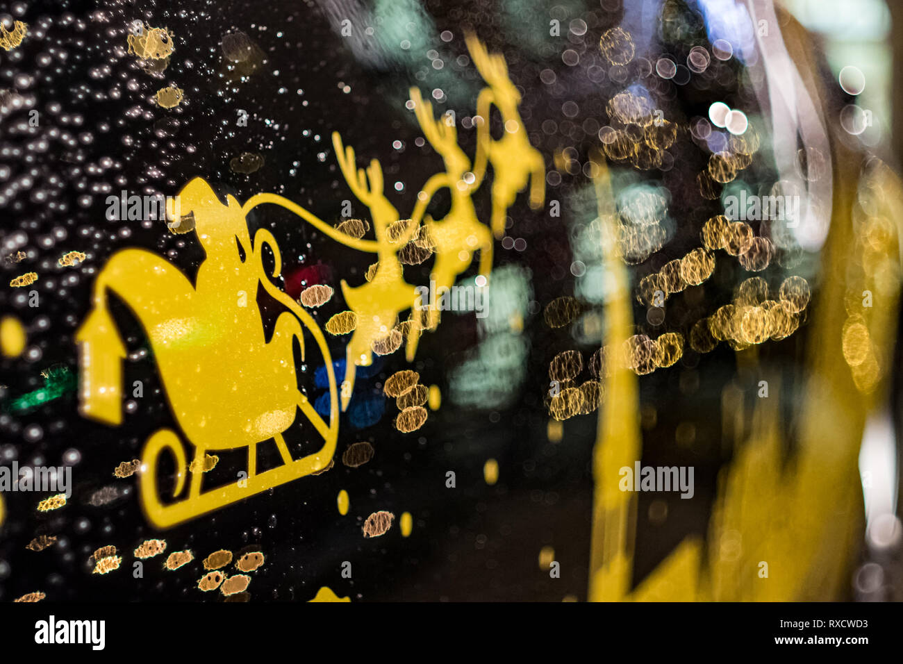 Impressionen vom Weihnachtsmarkt en Pfaffenhofen - und Schlitten Rentiere Foto de stock