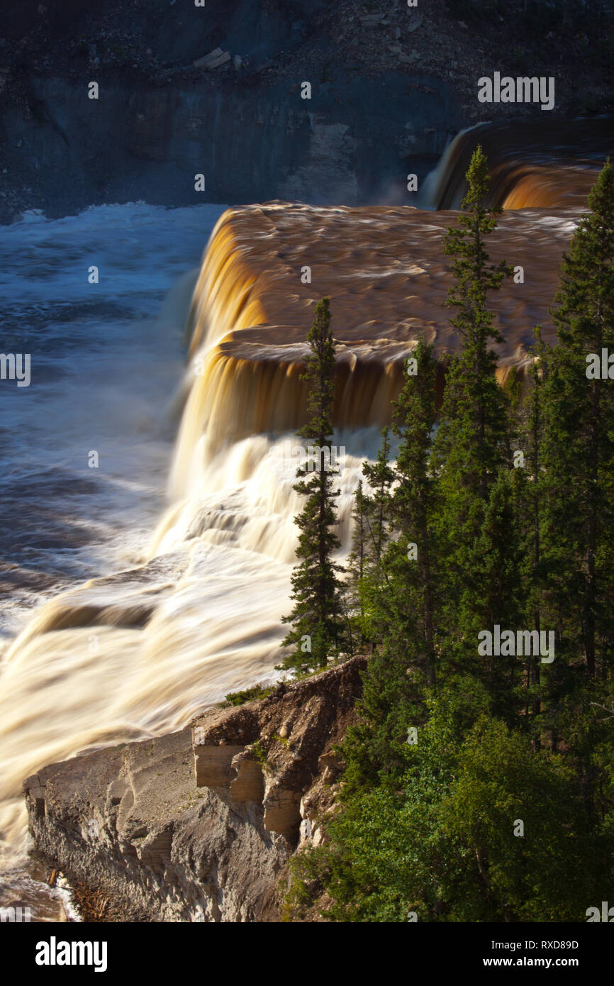 Twin Falls Gorge Parque Territorial , región de esclavos del sur, Territorios del Noroeste, Canadá Foto de stock