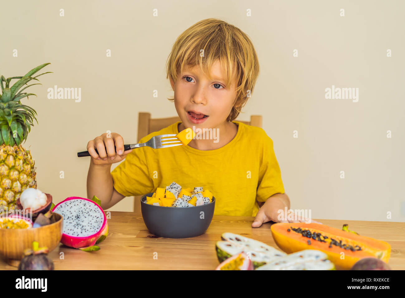 Vitaminas para niños fotografías e imágenes de alta resolución - Alamy