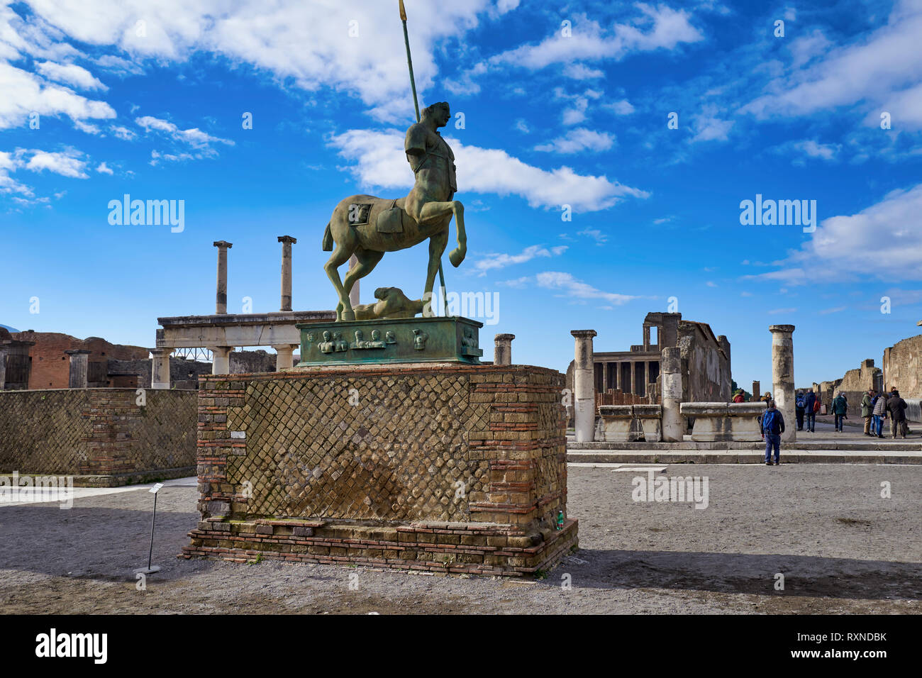 Napoles Italia. Pompeya fue una antigua ciudad romana moderna cerca de Nápoles, en la región de Campania de Italia, en el territorio de la comuna de Pompeya. Foto de stock