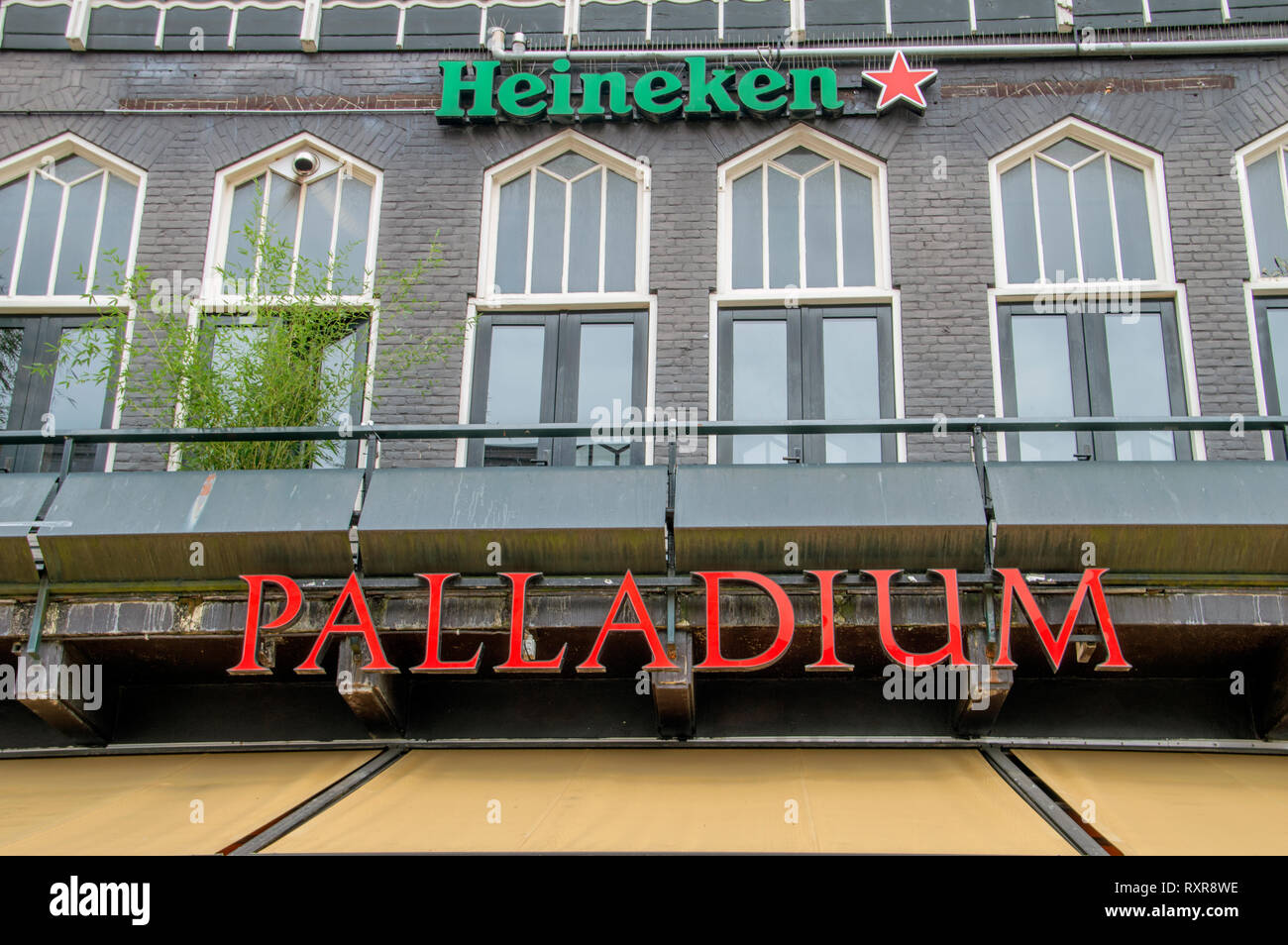 El Palladium Cafe en Amsterdam Holanda 2018 Fotografía de stock - Alamy