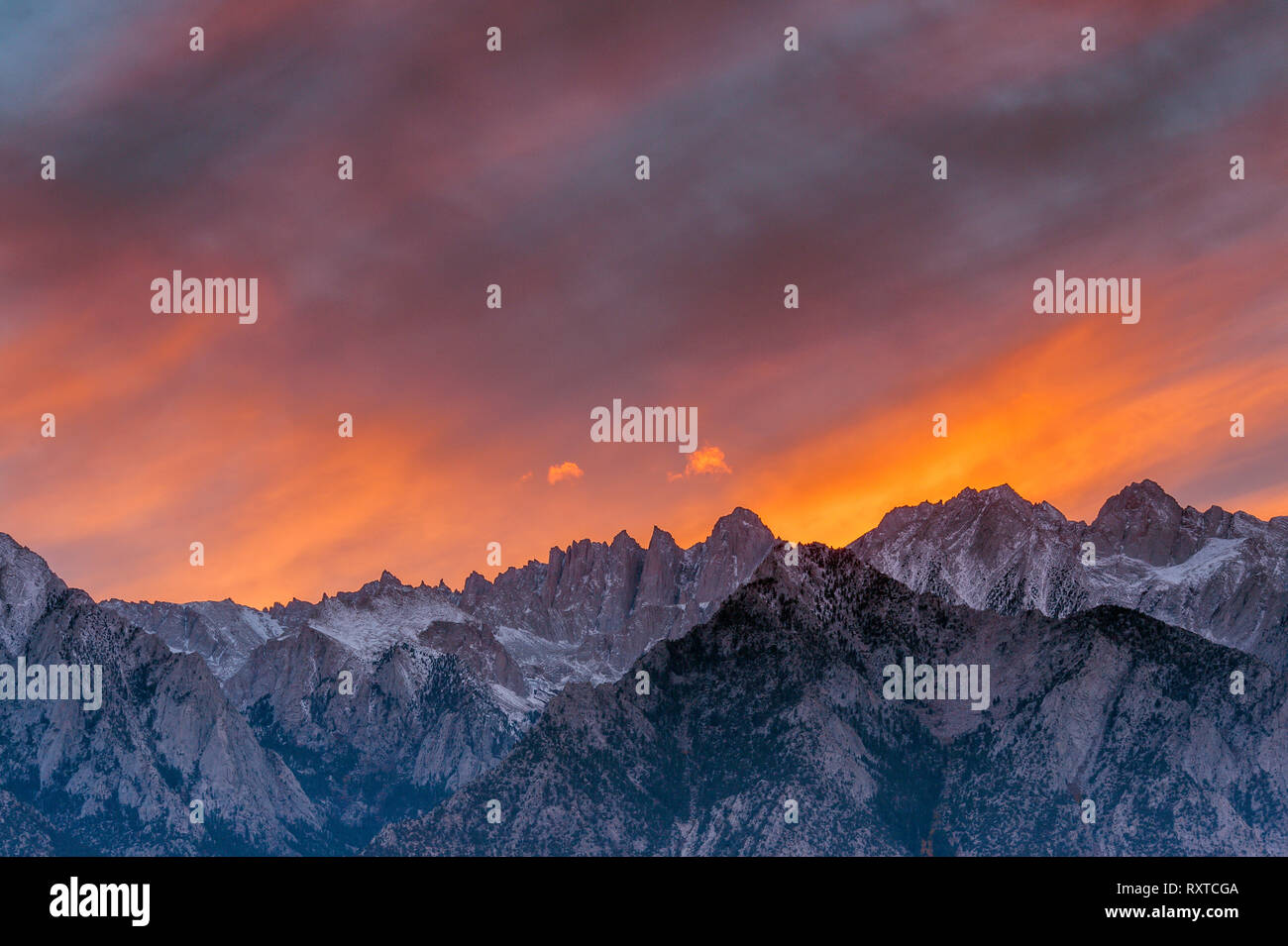 Sunset, Mount Whitney, Inyo National Forest, Sierra Oriental, California Foto de stock