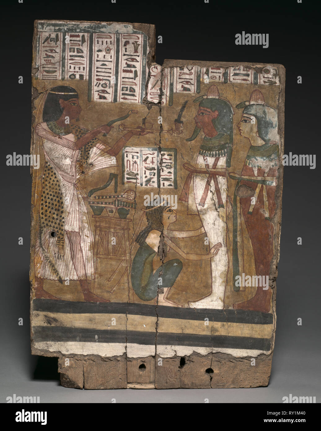 Panel lateral desde el ataúd de Amenemope, c. 976-889 A.C. Egipto, Tebas, tercer periodo intermedio, la Dinastía tardía 21 (1069-945) a principios de la dinastía 22 (945-715 a.C.). Y pintados Gessoed sycamore fig ; total: 60,4 x 41 x 6 cm (23 3/4 x 16 1/8" x 2 3/8" Foto de stock