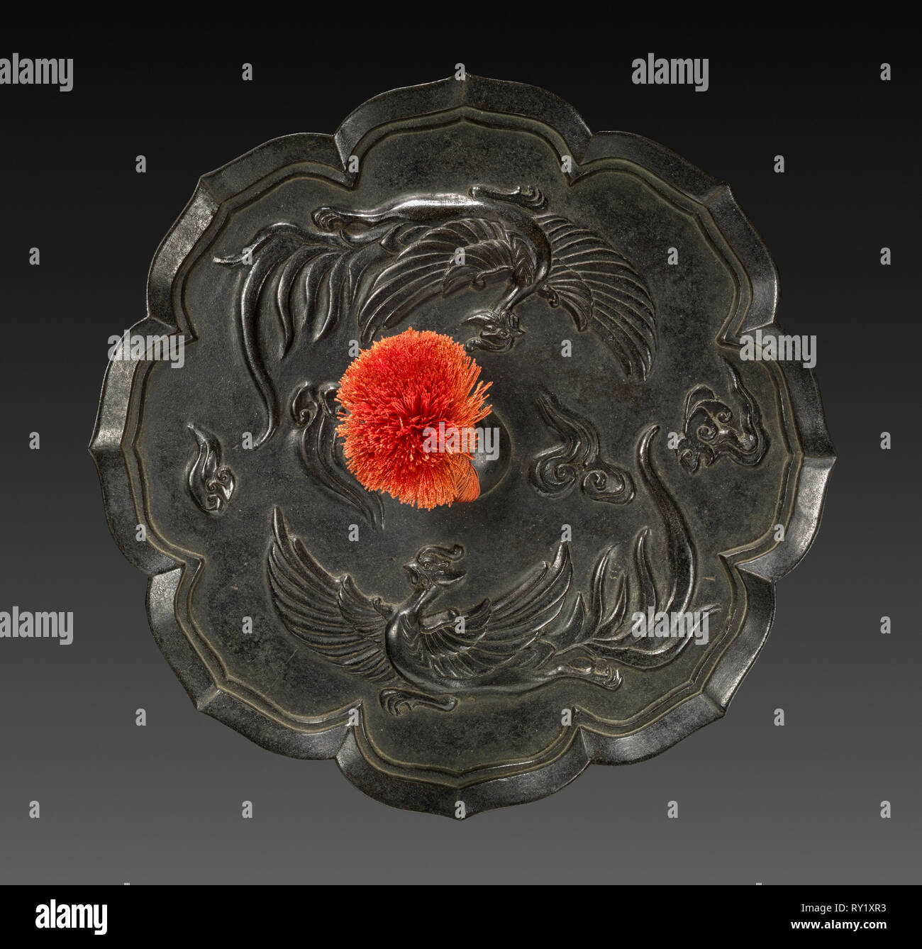 Espejo, 794-1185. Japón, el período Heian (794-1185). Bronce; Diámetro: 21 cm (8 1/4 pulg. Foto de stock