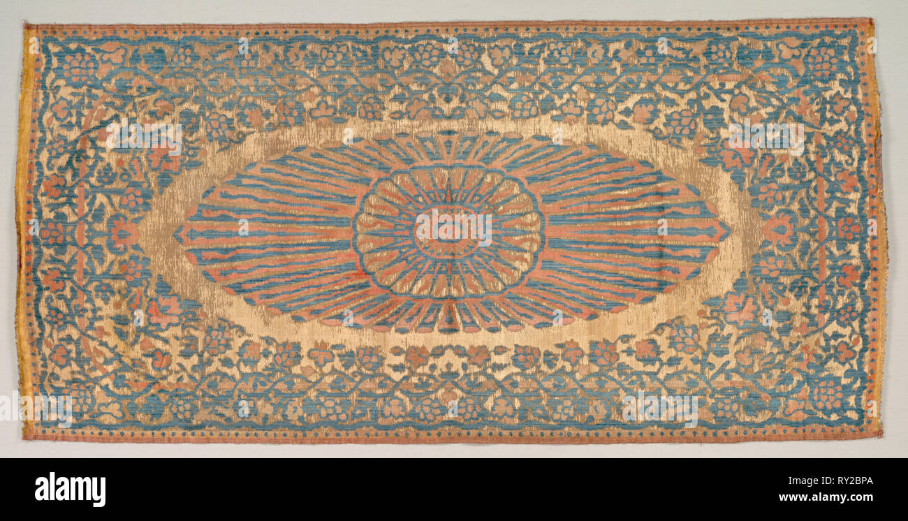 Funda de cojín, 1800-1850. Turquía. Velvet, brocaded: seda y hilo de metal; media: 121.3 x 59.1 cm (47 3/4 x 23 1/4 pulg. Foto de stock