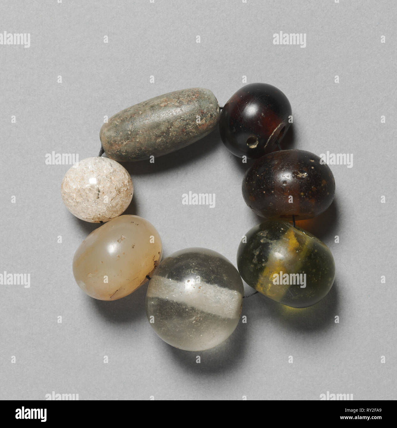 Cadena de perlas de vidrio, 1392-1910. Corea, la dinastía Joseon (1392-1910). Cristal Foto de stock