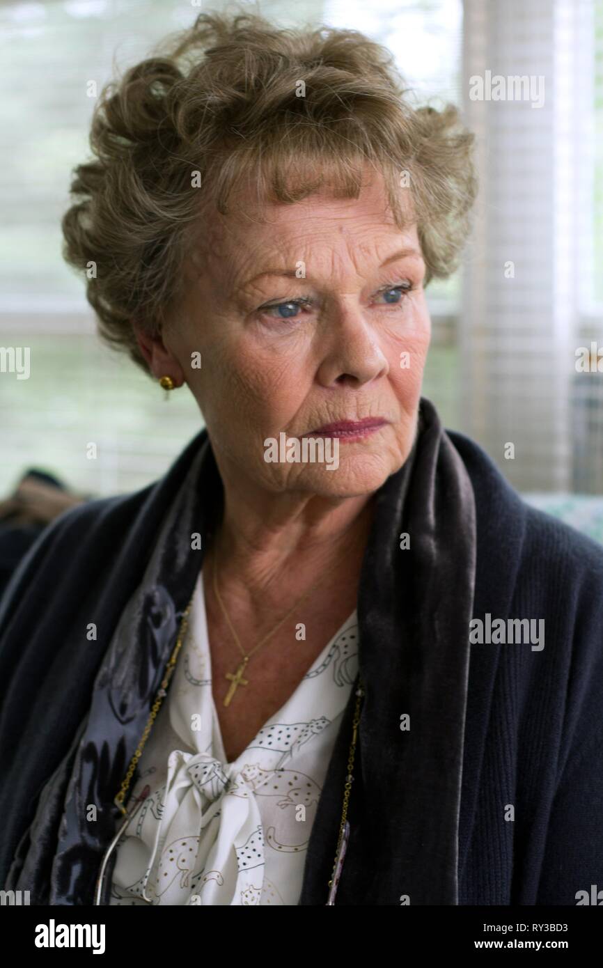 JUDI DENCH, PHILOMENA, 2013 Foto de stock
