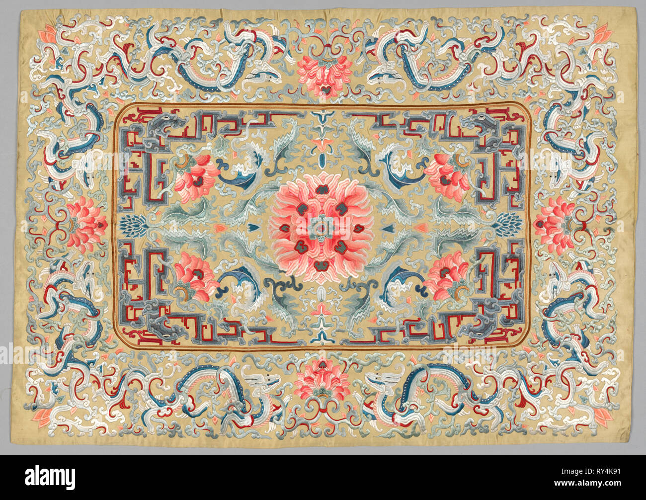 Plaza De Bordado A Finales De 1800 China A Finales Del Siglo Xix Bordados Seda Total 75 X 105 4 Cm 29 1 2 X 41 1 2 Pulg Fotografia De Stock Alamy Plaza De Bordado A Finales De 1800 China A Finales Del Siglo Xix Bordados Seda Total 75 X 105 4 Cm 29 1 2 X 41 1 2 Pulg Fotografia De Stock Alamy