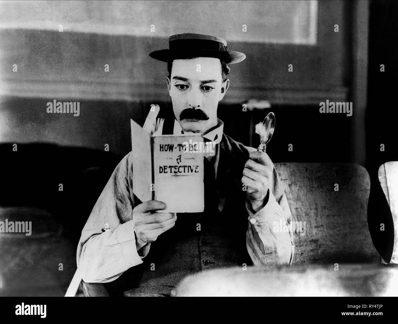Buster Keaton Sherlock Jr Fotos E Imagenes De Stock Alamy Buster Keaton Sherlock Jr Fotos E Imagenes De Stock Alamy