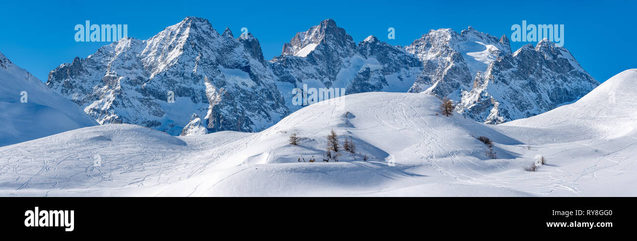 El Col du Lautaret en invierno, Hautes-Alpes, Parque Nacional de Ecrins, Alpes, Francia Foto de stock