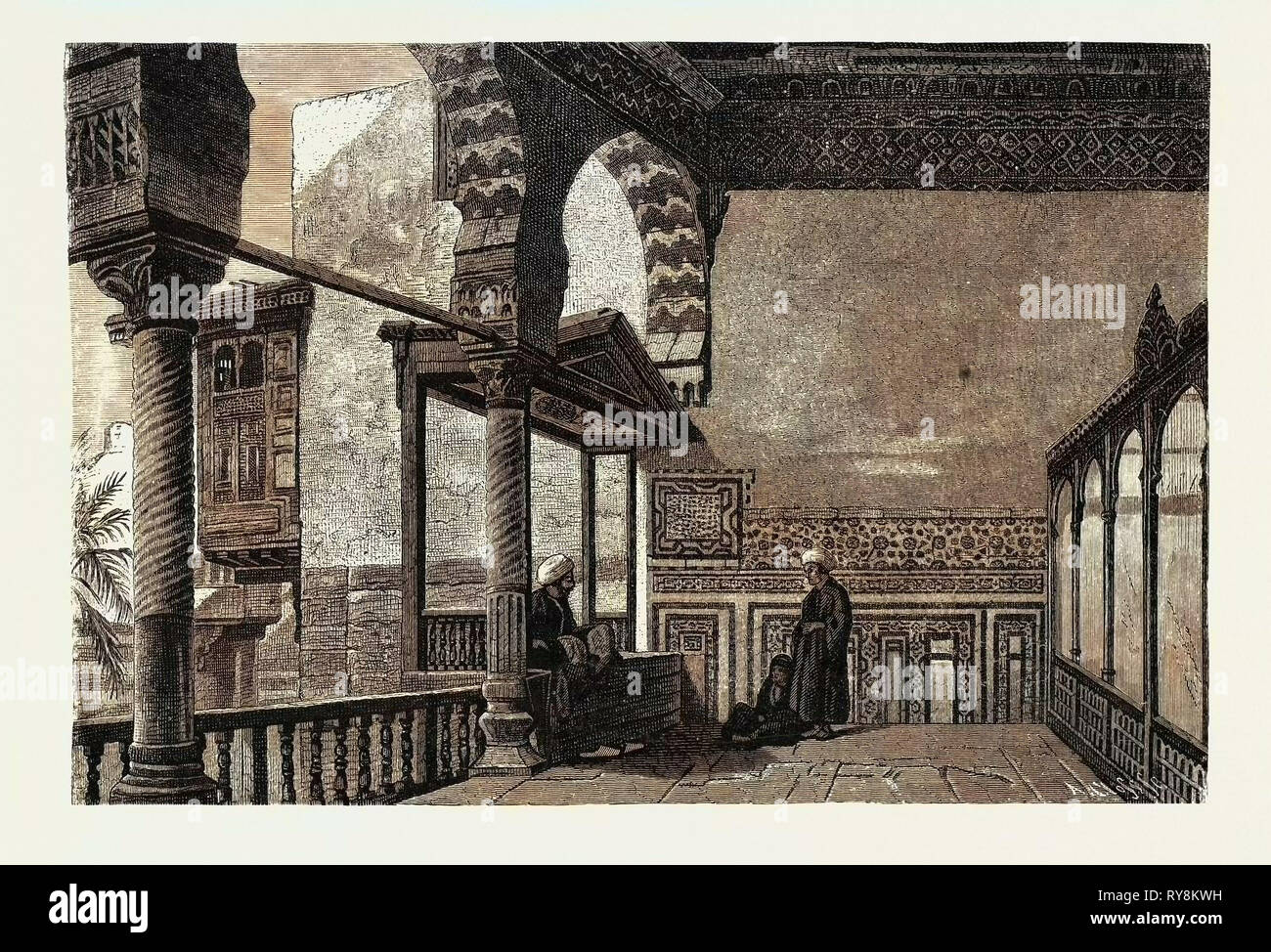 Salón abierto en un antiguo palacio mameluca en El Cairo. Egipto, grabado 1879 Foto de stock