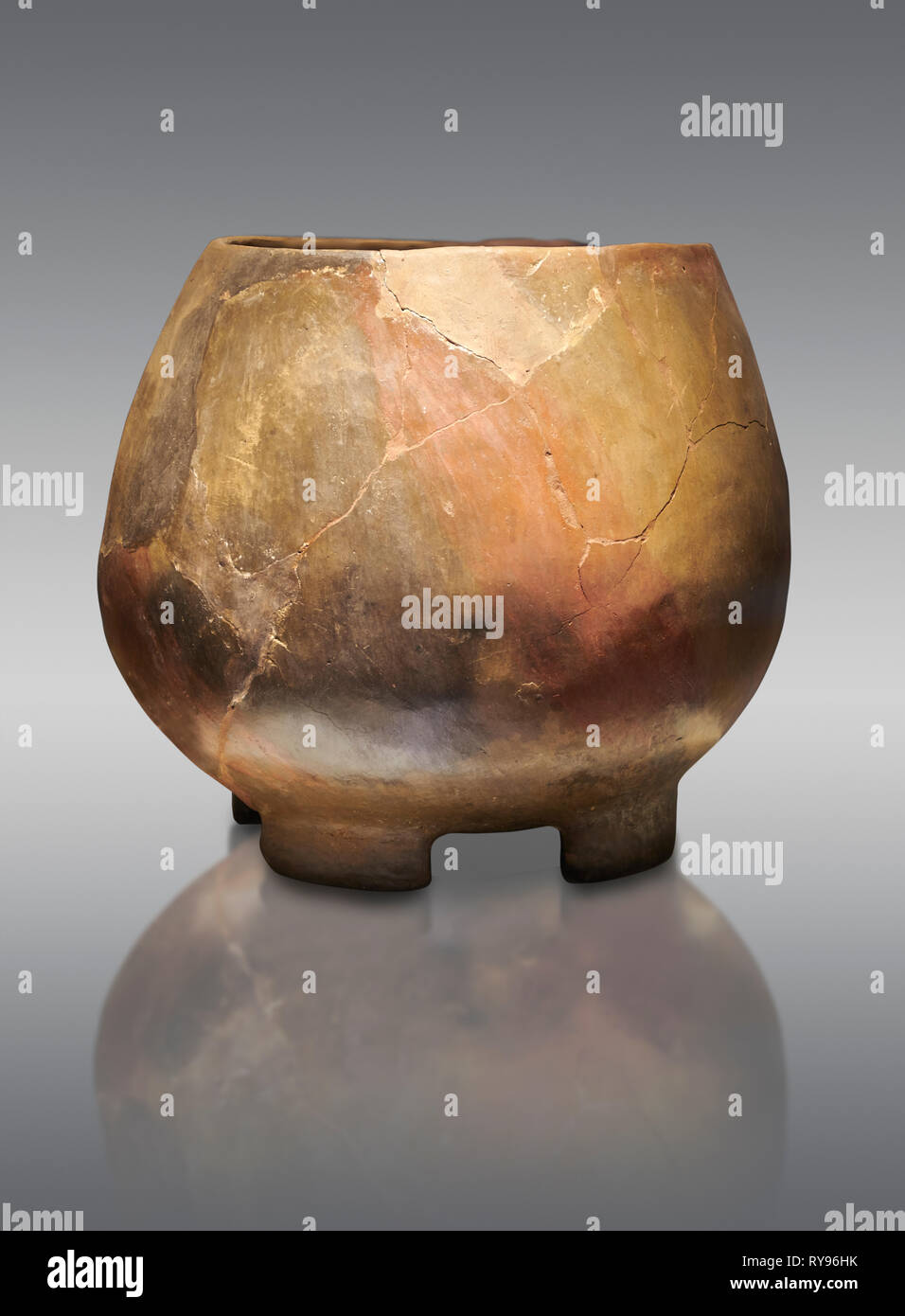 Neolítico cocinar olla de terracota. 6000 BC. Catalhoyuk colecciones. Museo de las Civilizaciones de Anatolia, Ankara Foto de stock