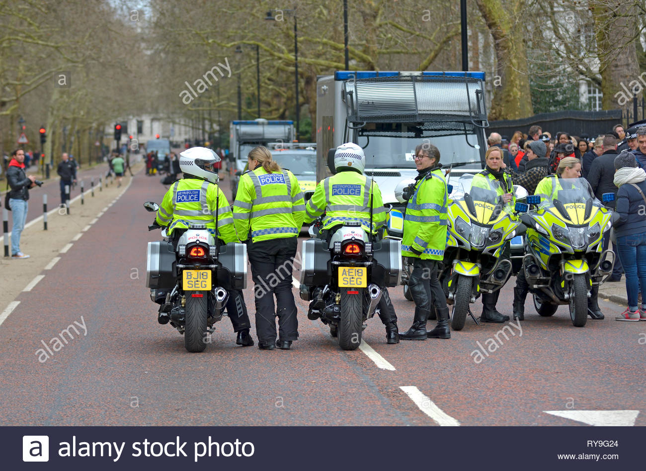 Police Motor Fotos e Imágenes de stock Alamy Police Motor Fotos e Imágenes de stock Alamy