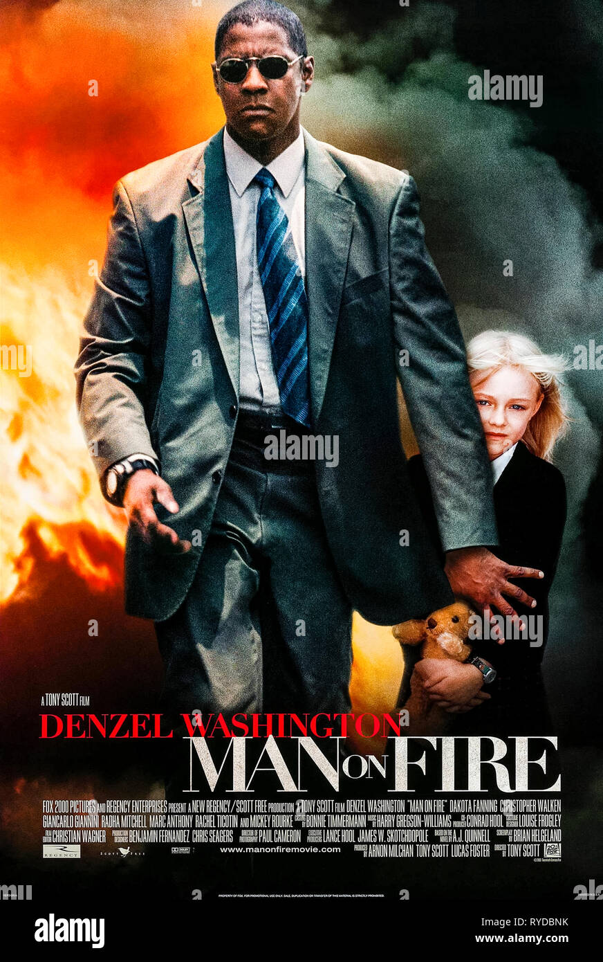 Man on Fire (2004), dirigida por Tony Scott y protagonizada por Denzel Washington, Christopher Walken y Dakota Fanning. Foto de stock