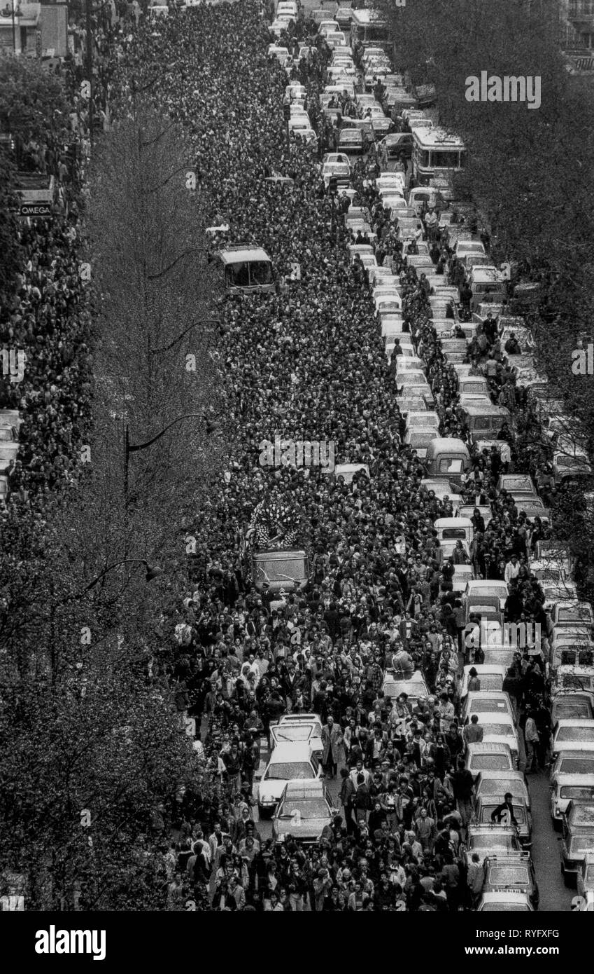 Funeral de Jean-Paul Sartre, París, Francia Foto de stock