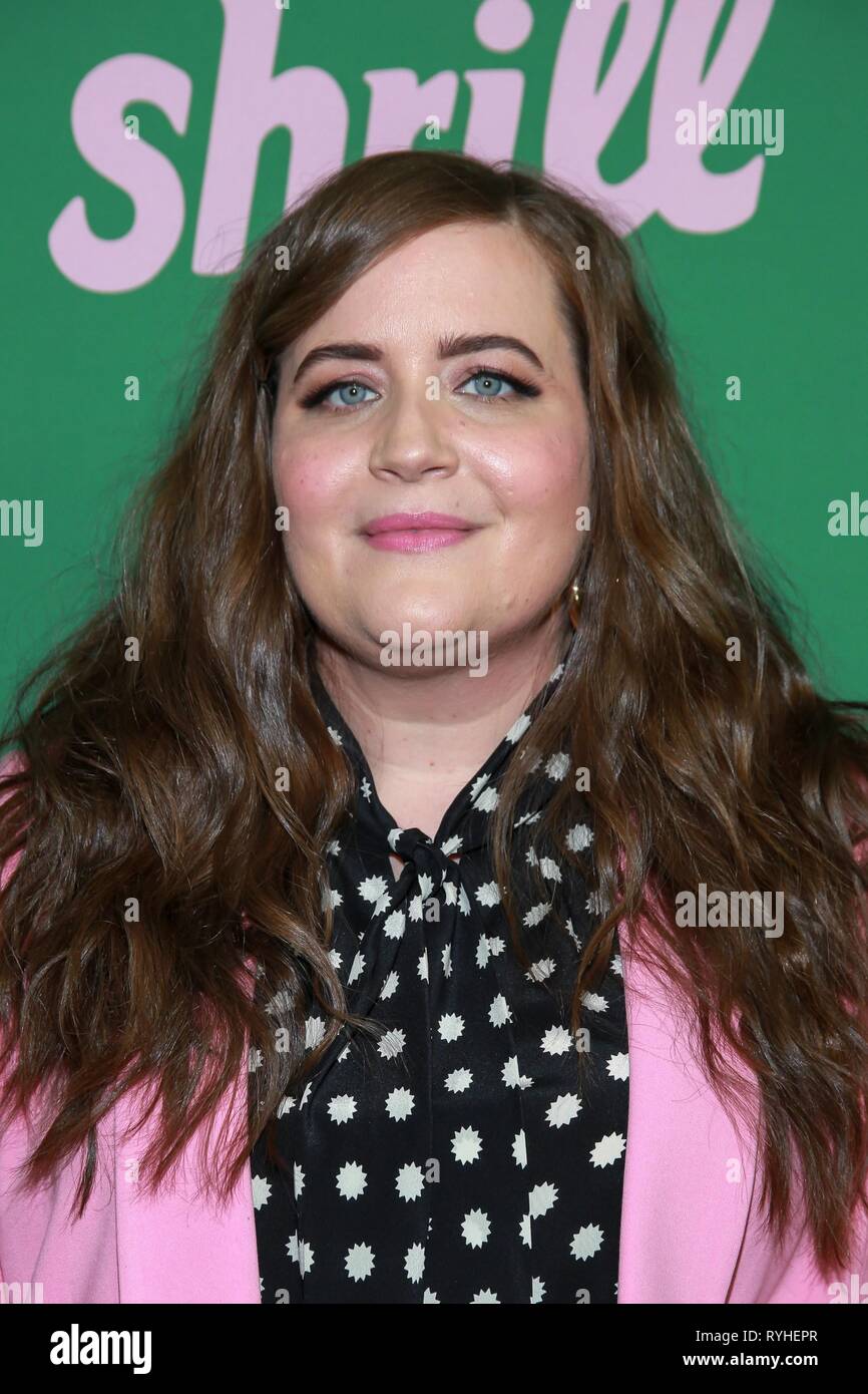 Nueva York, NY, EUA. 13 Mar, 2019. Aidy Bryant en la terminal de llegadas de Hulu estridente comedia nueva serie estreno, Walter Reade Theater, Nueva York, NY el 13 de marzo de 2019. Crédito: Jason Méndez/Everett Collection/Alamy Live News Foto de stock