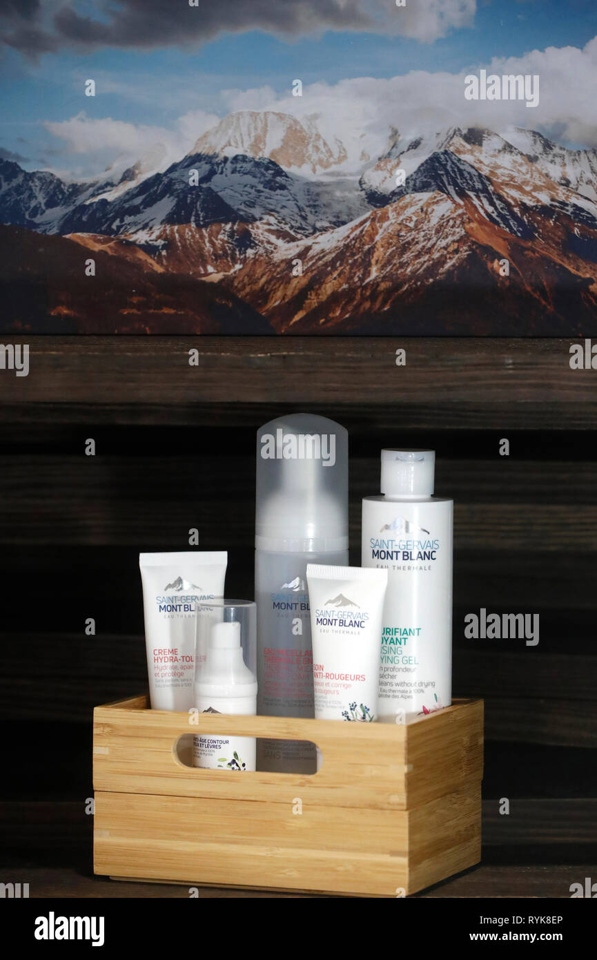 Saint-Gervais Mont-Blanc spa termal. Agua termal en todas sus formas. Productos cosméticos. Francia. Foto de stock