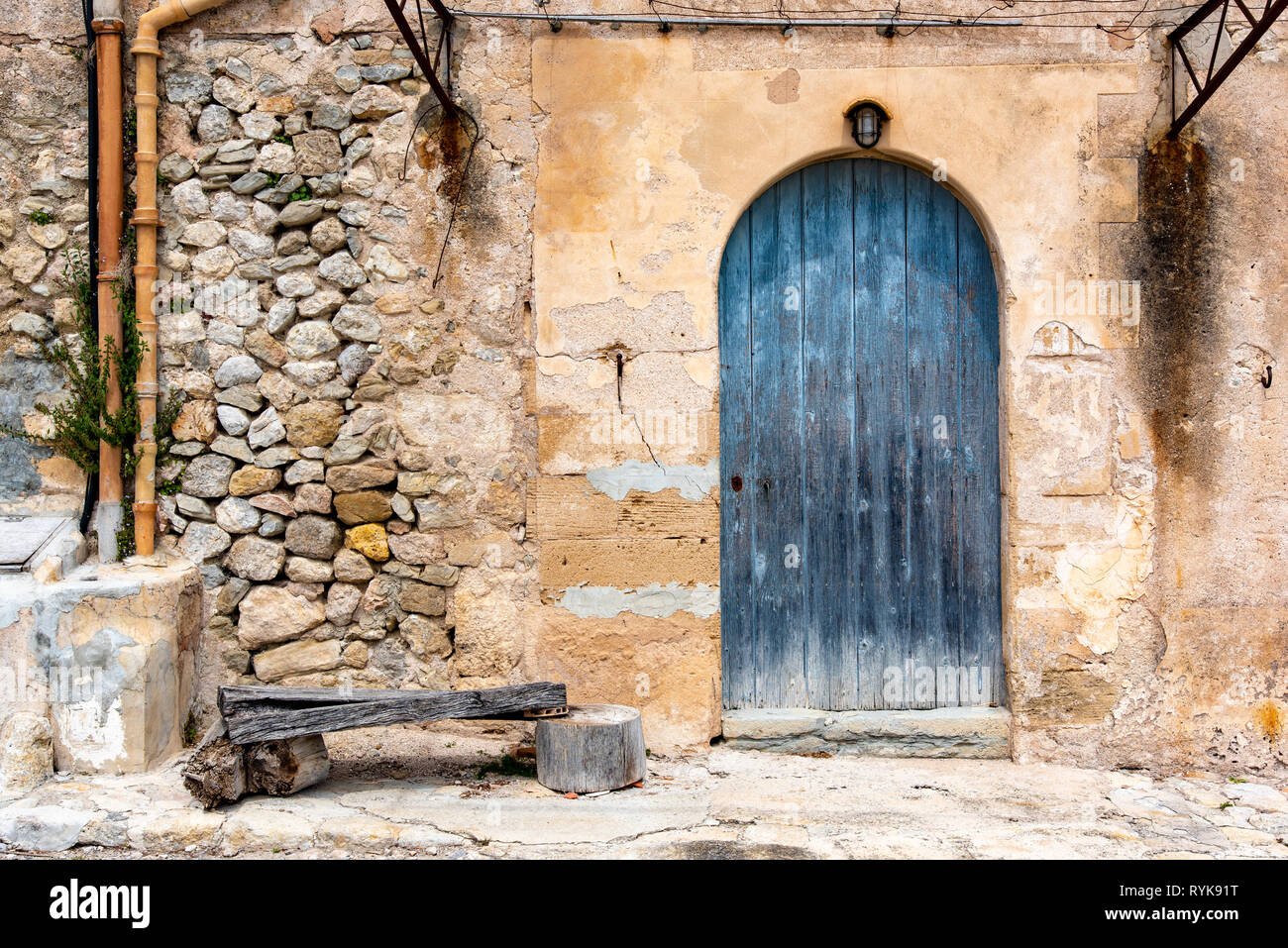 Puerta, casos de B-quer, Port de Pollença, Mallorca, España Foto de stock