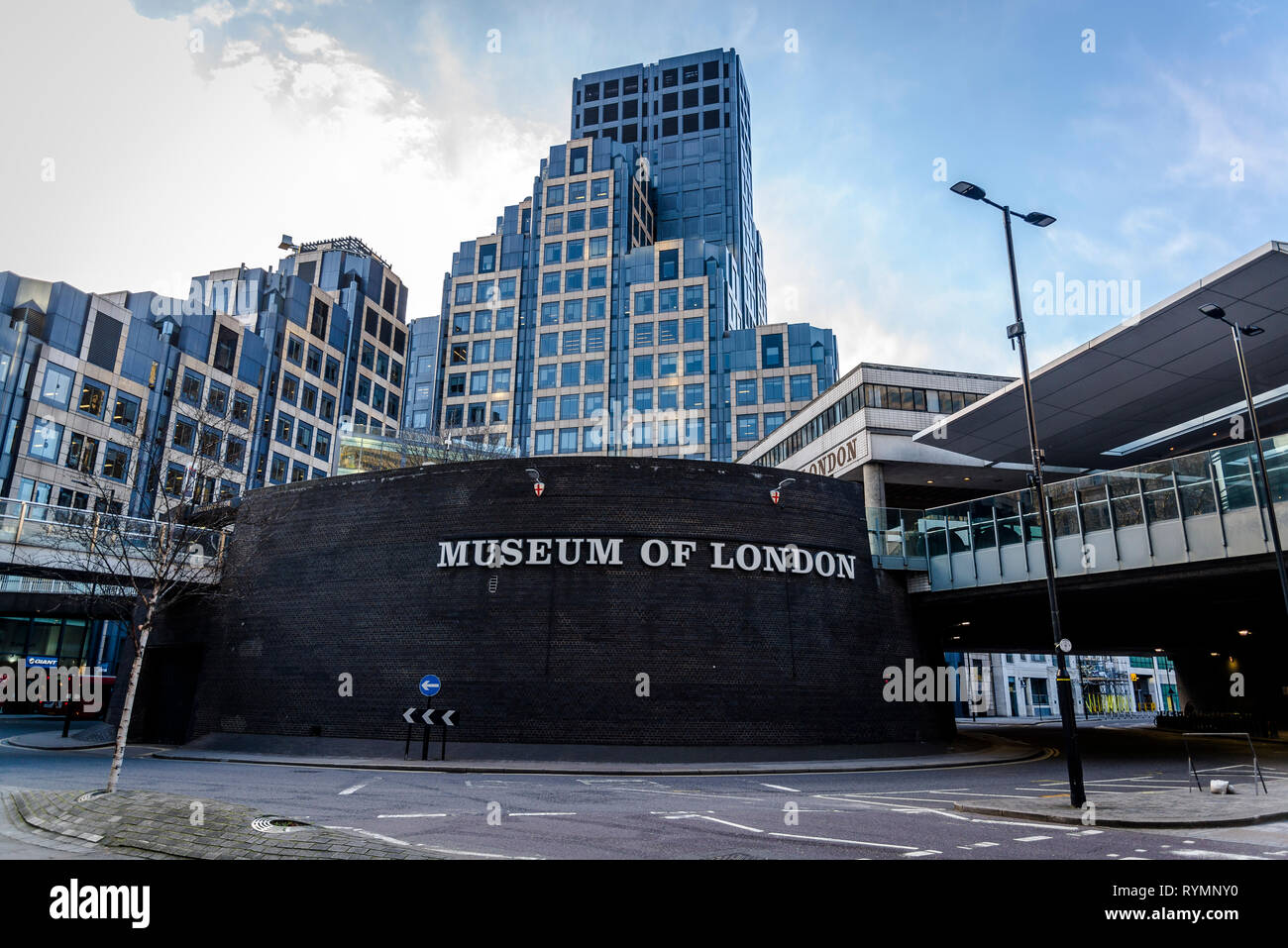 La Rotonda De Pared De Londres Ciudad De Londres Inglaterra Reino Unido Fotografia De Stock Alamy
