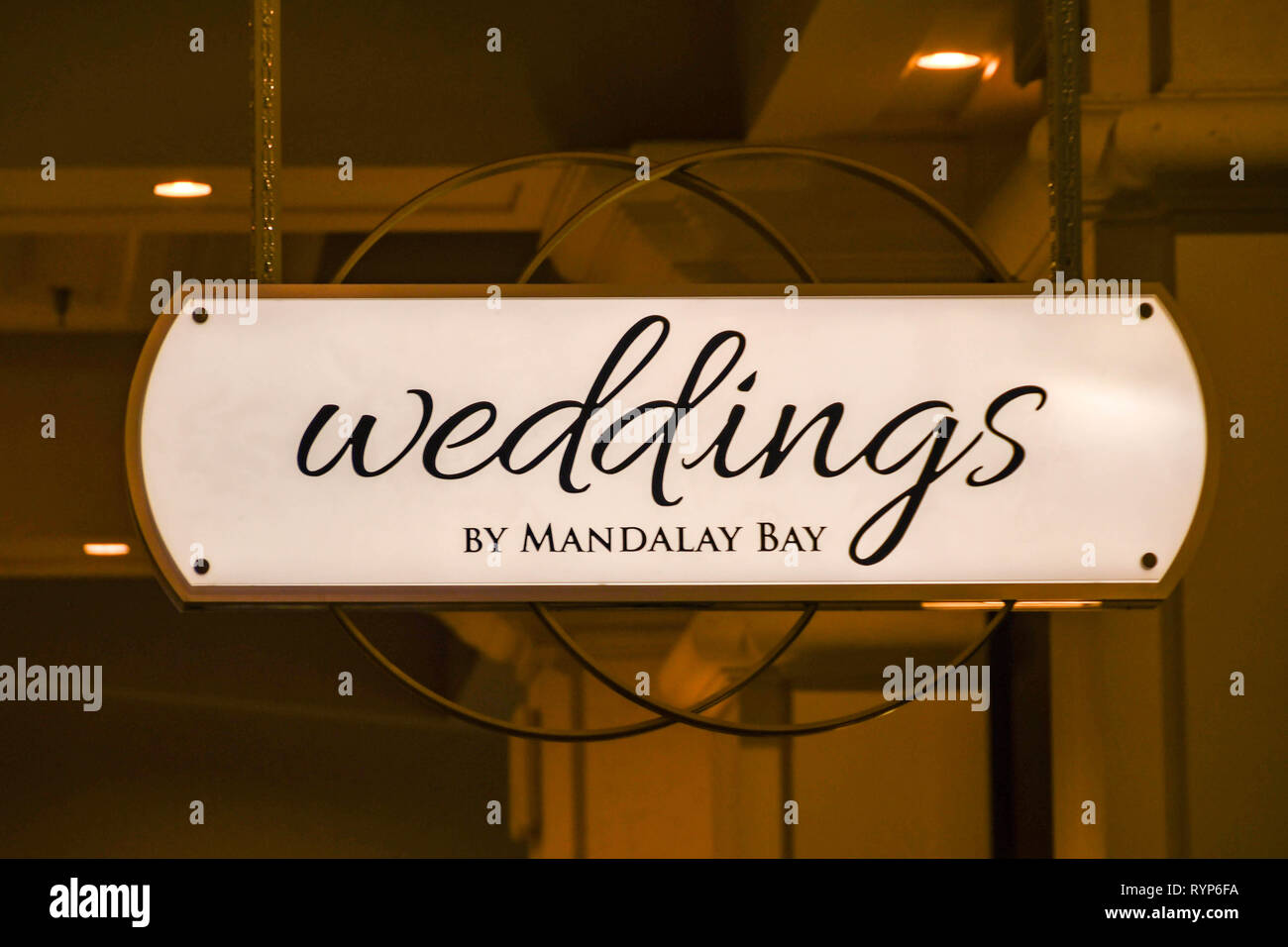 LAS VEGAS, NV, USA - Febrero de 2019: Firmar para la capilla de bodas en el Hotel Mandalay Bay en Las Vegas Boulevard. Foto de stock