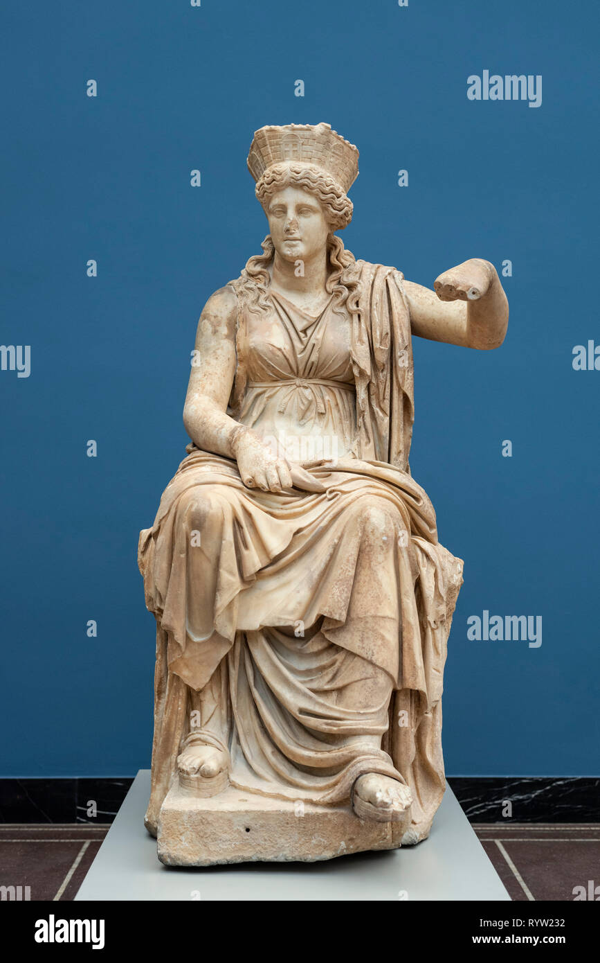 Copenhague. Dinamarca. La estatua de la diosa Cibeles (Kybele), ca. 60 BC. Ny Carlsberg Glyptotek. Desde Formia, (hoy en día en Lazio), Italia. Mármol. T Foto de stock