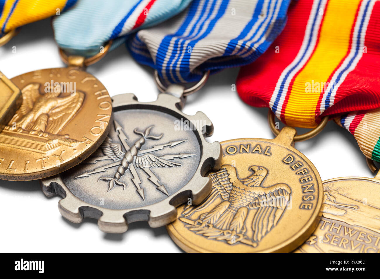 Cerca de nosotros medallas militares en una fila. Foto de stock